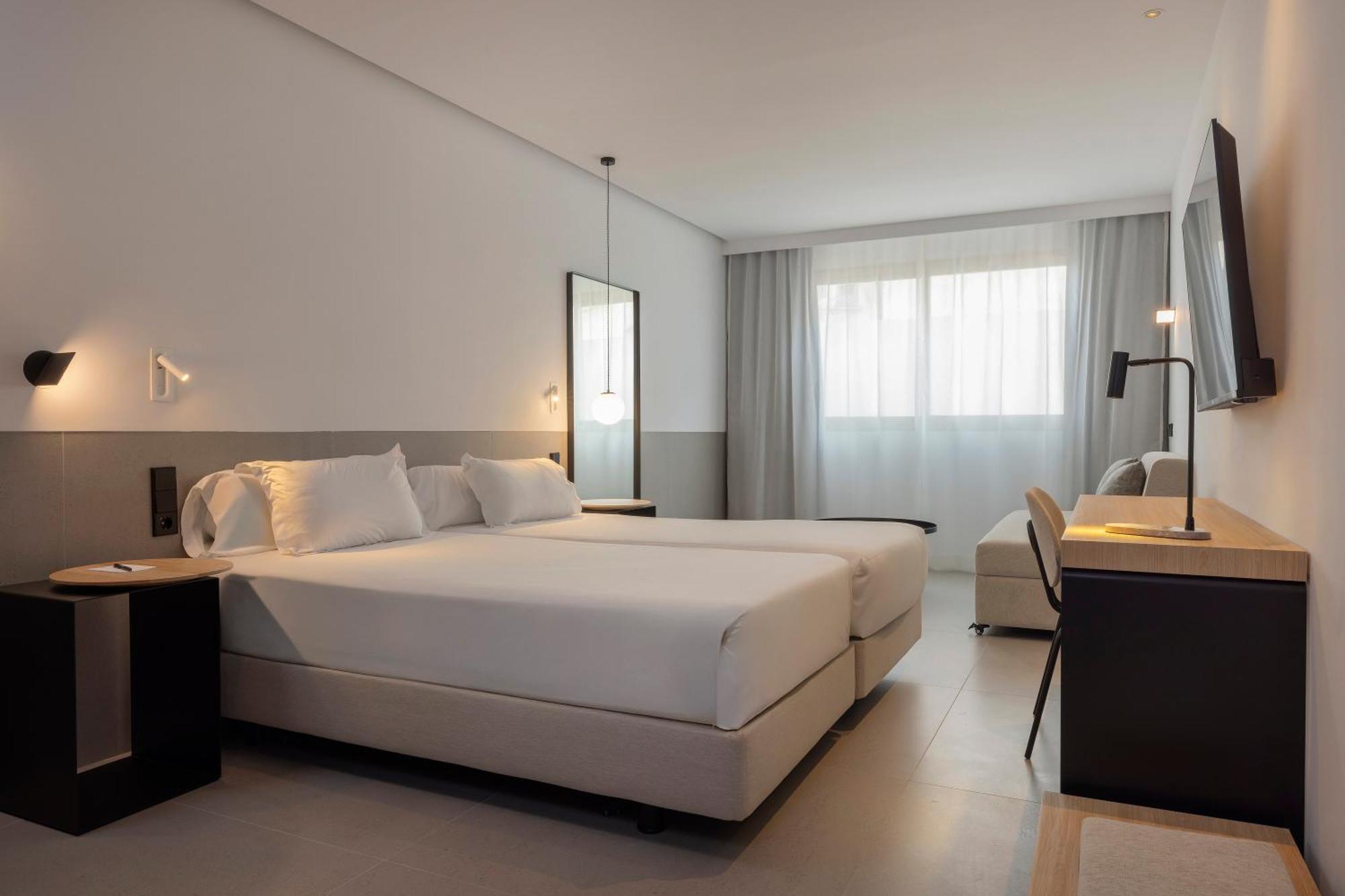 Twin Room,1671865962:JPEG