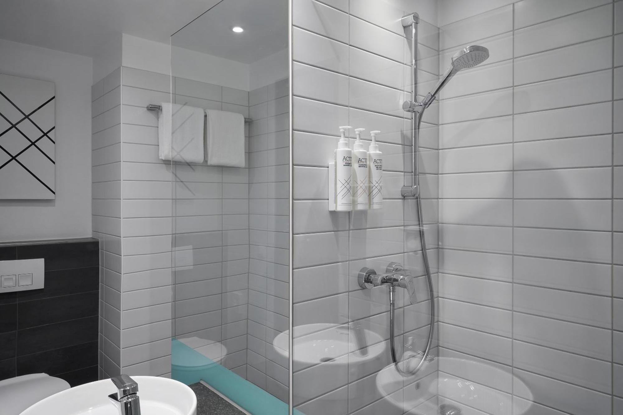Quiet Standard Twin Room with Courtyard View