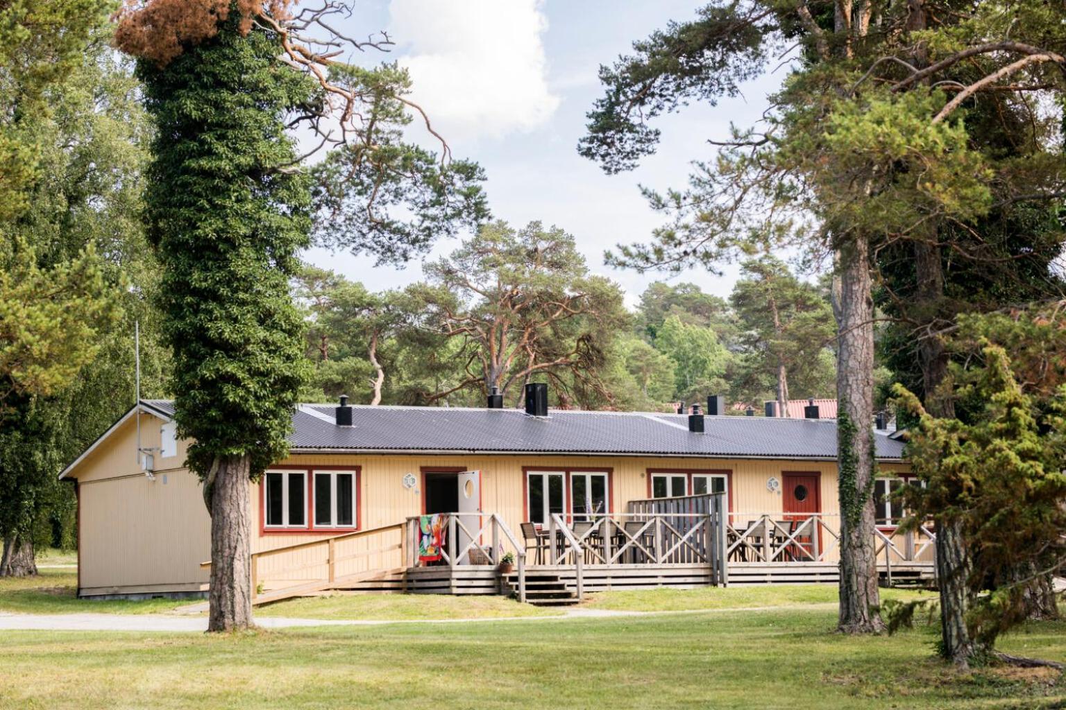 Holiday Home - Limited Sea View