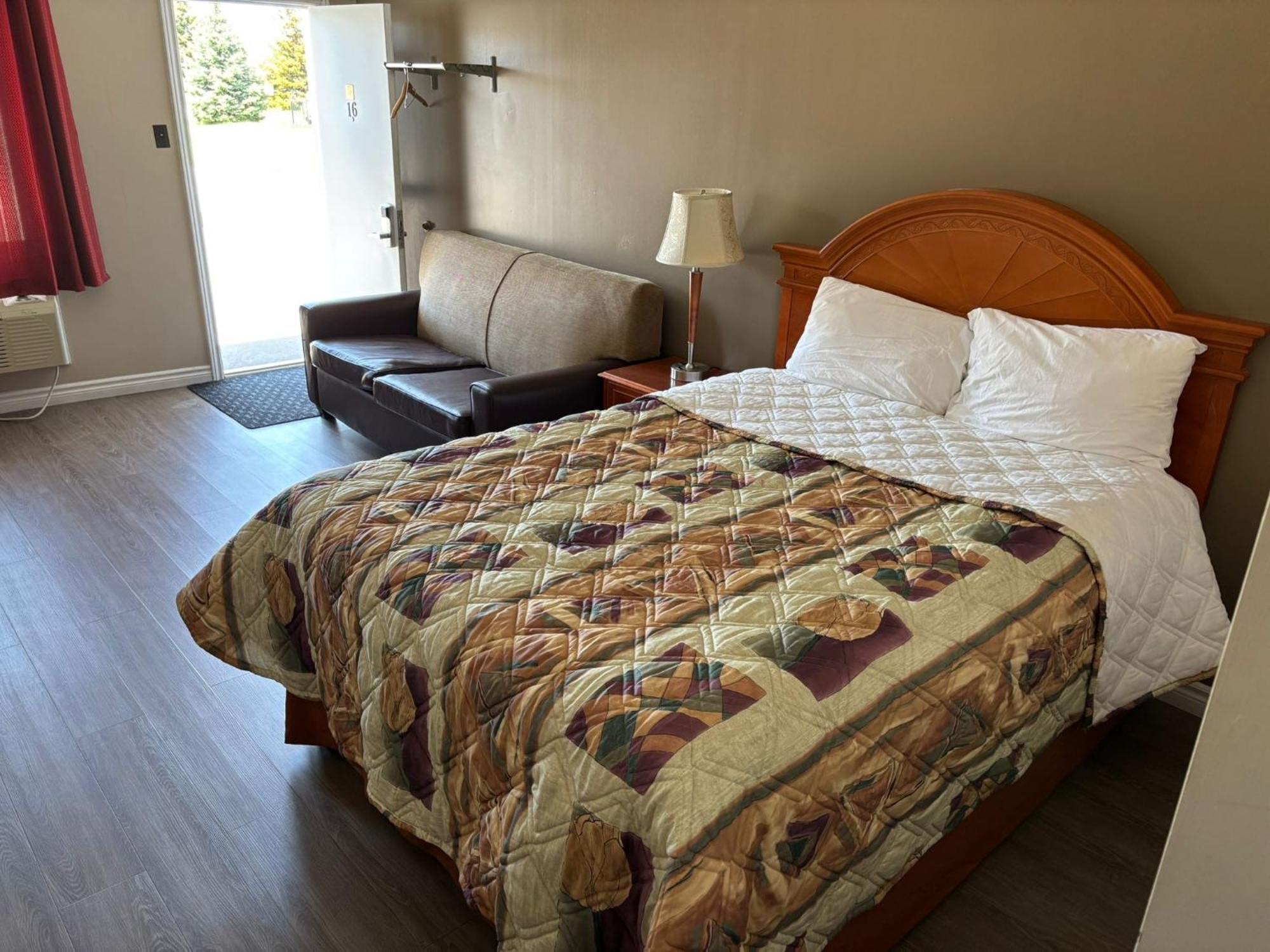 Queen Room