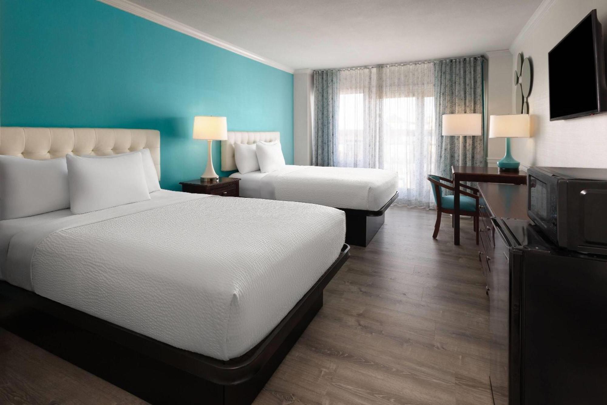 Room Two Double Beds Partial Ocean View Non Smoking,1668064400:JPEG