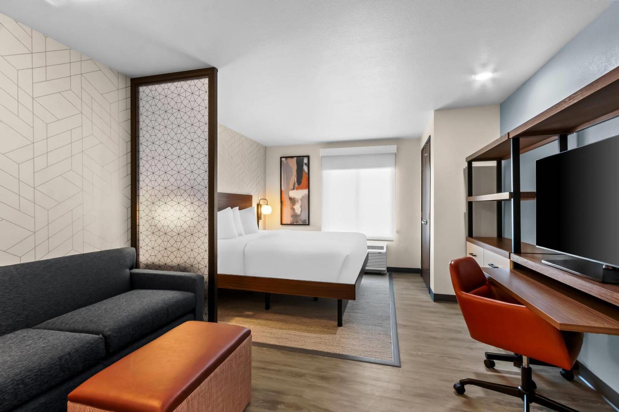 King Suite with Sofa - Non Smoking