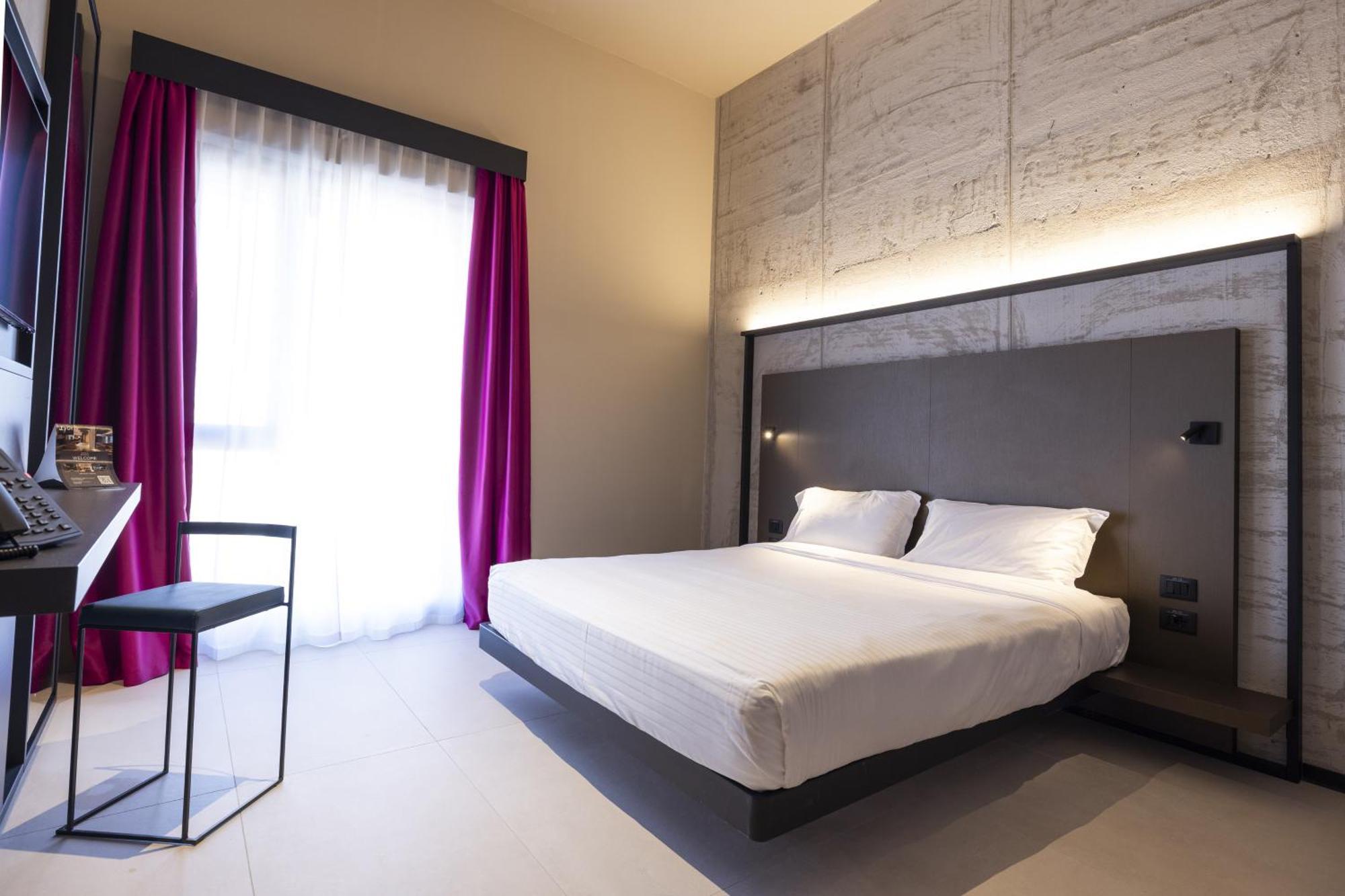 Double Room,1668326136:JPEG