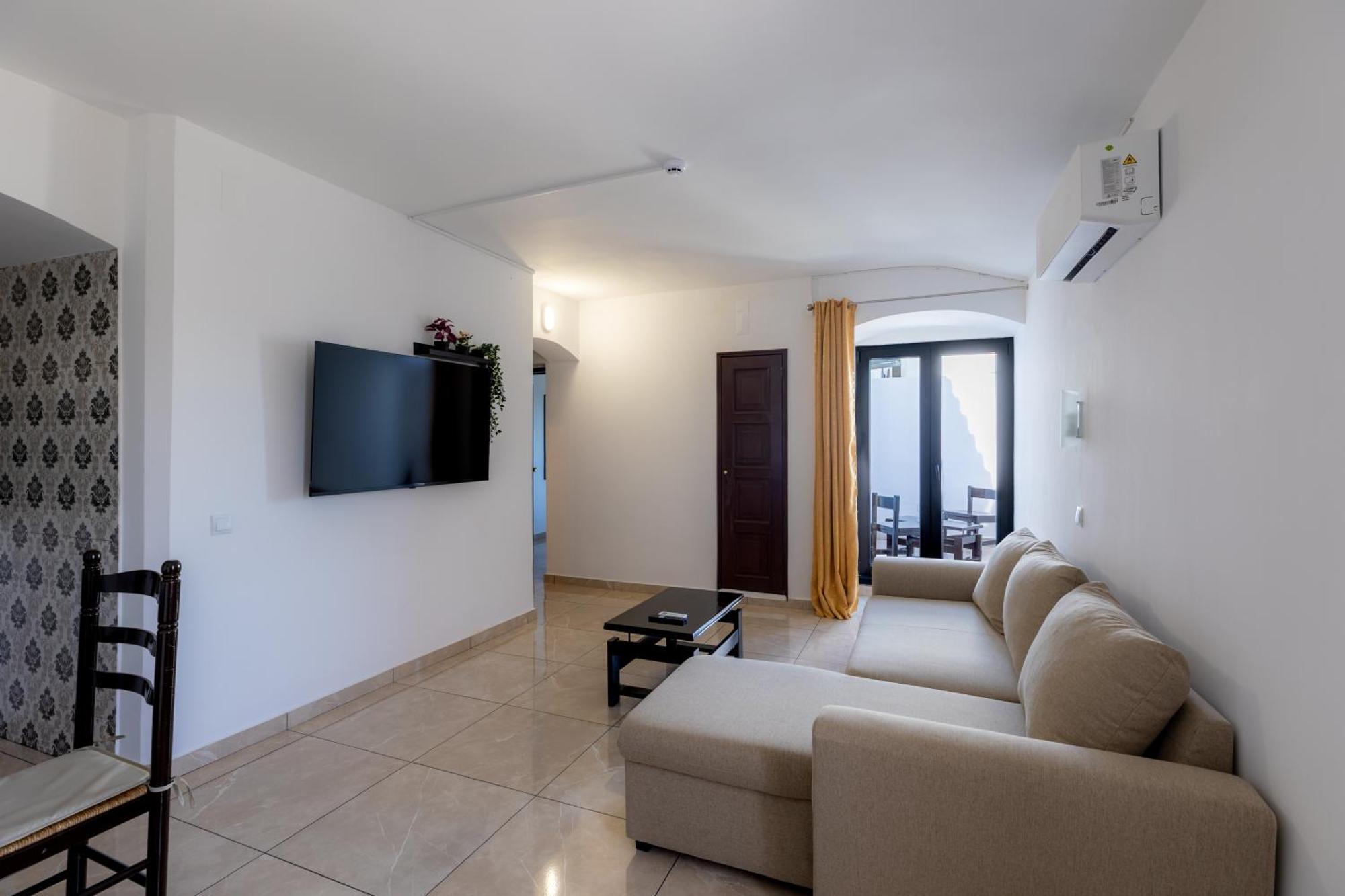 Family Suite with Balcony,1668347704:JPEG