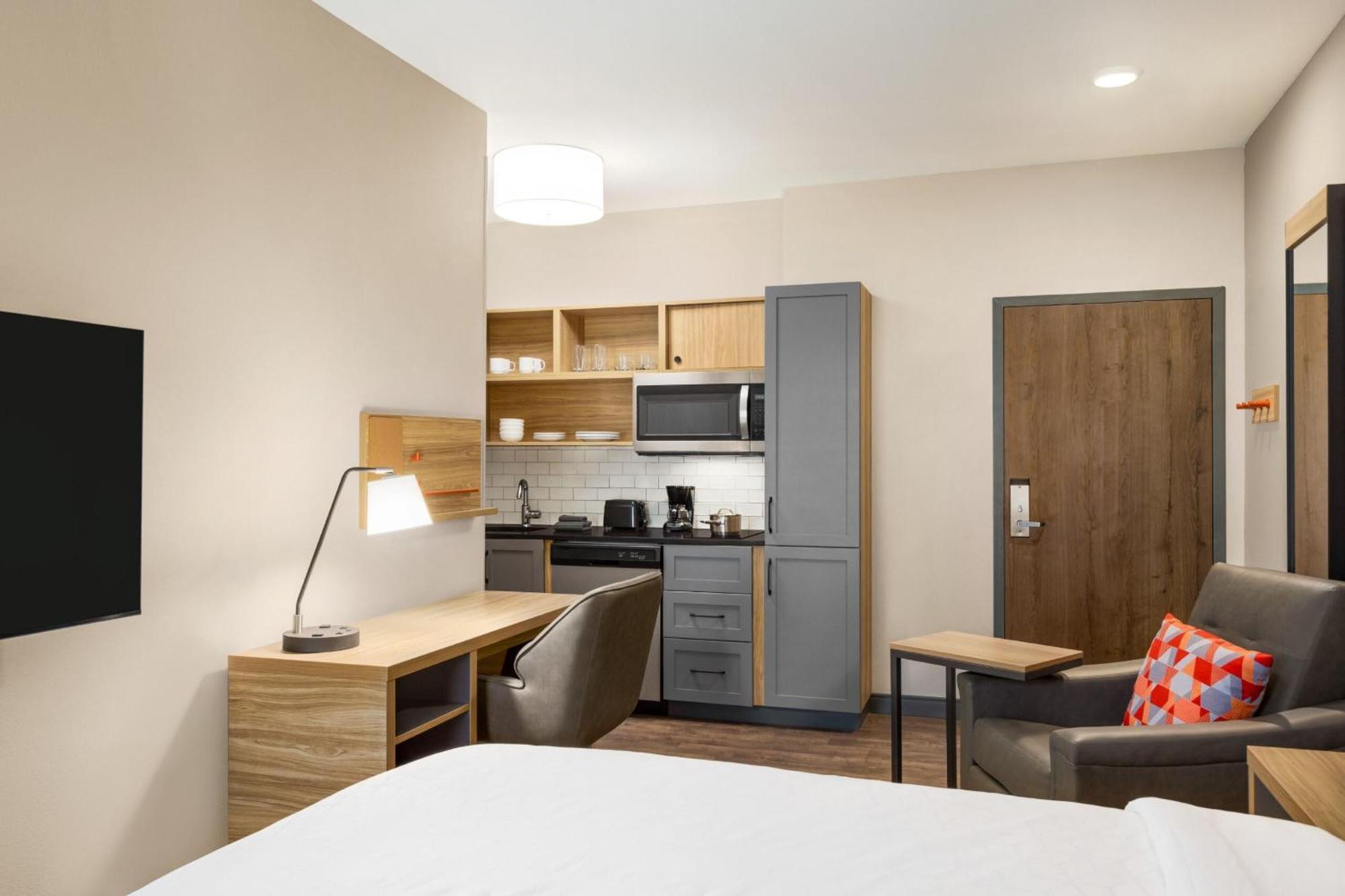 King Studio Suite
