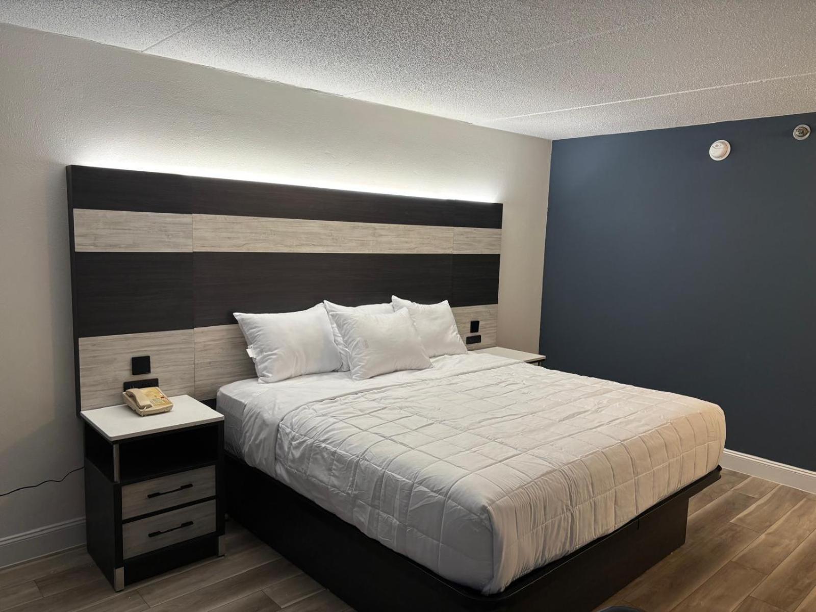 King Room - Non-Smoking