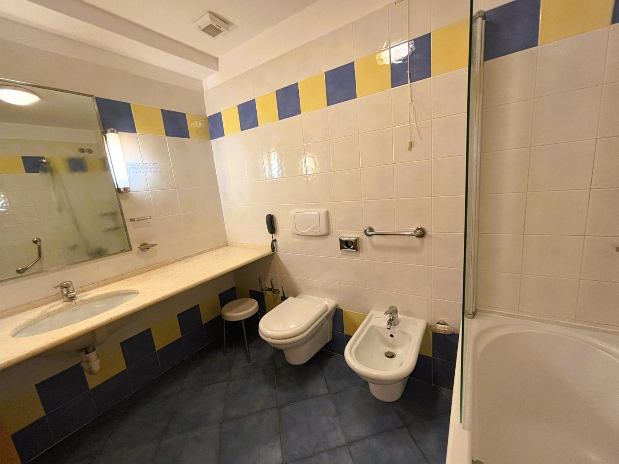 Standard Suite,1748524639:JPEG