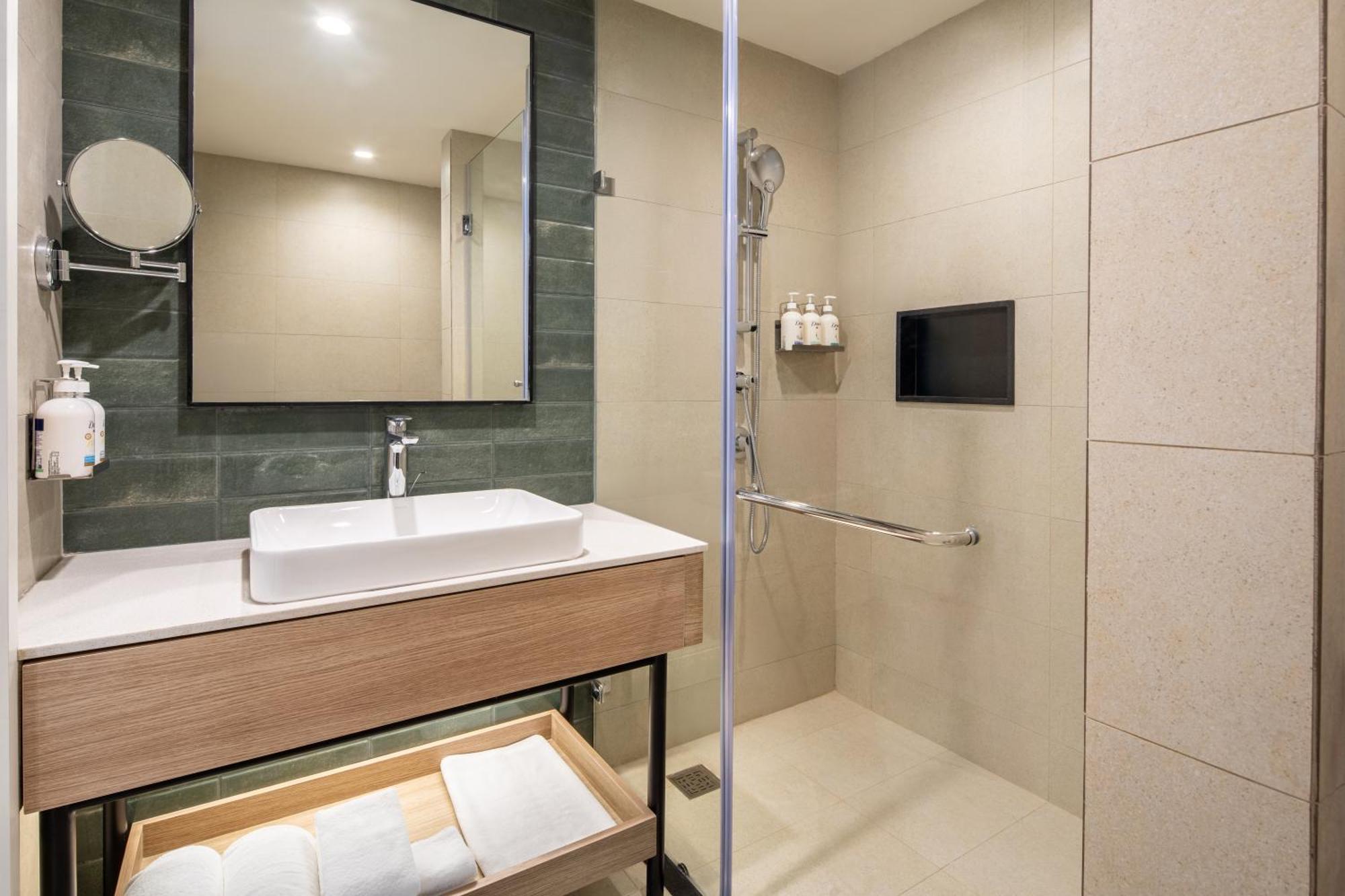 Standard King Room with Pool View