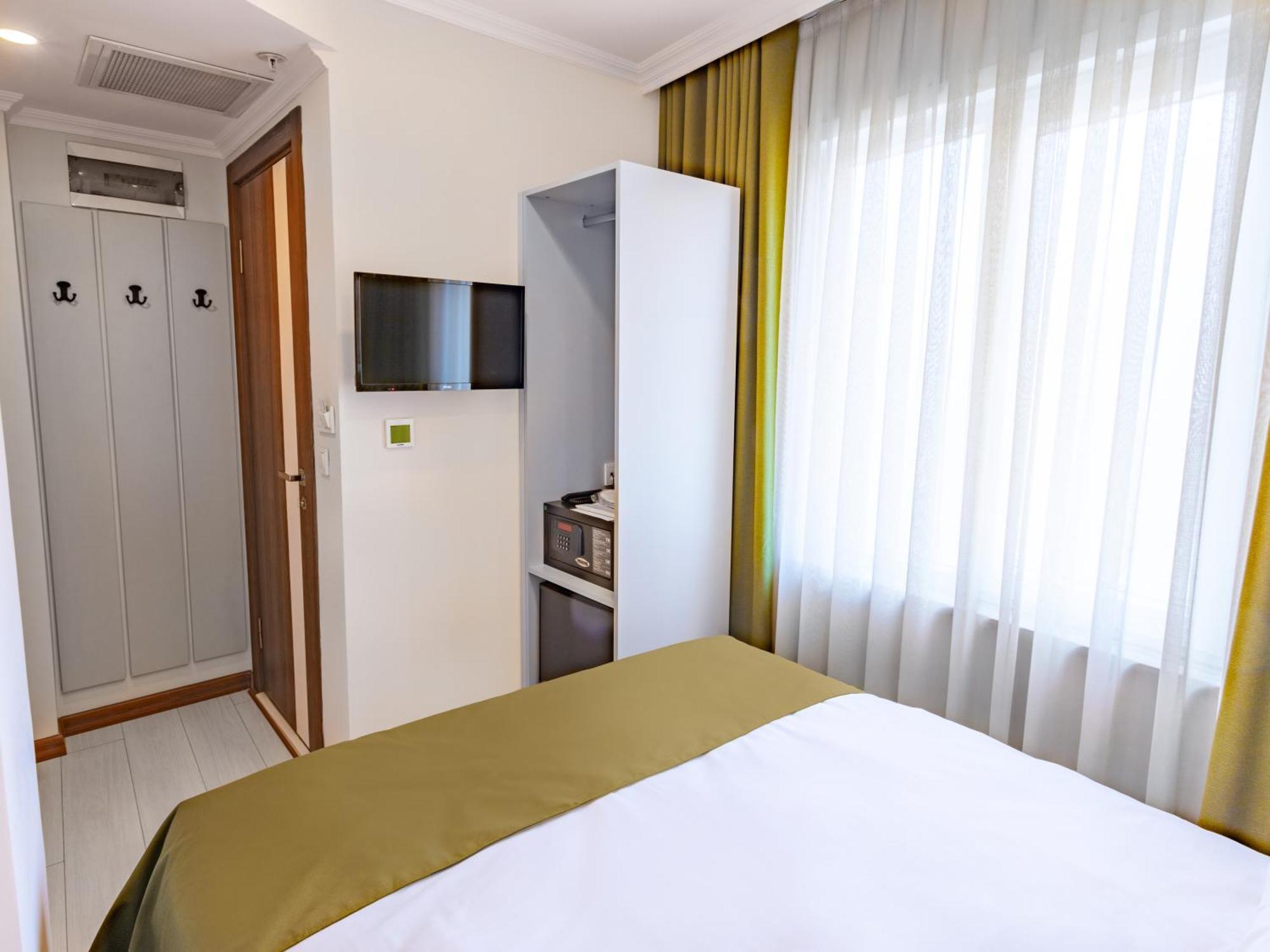 Economy Double Room