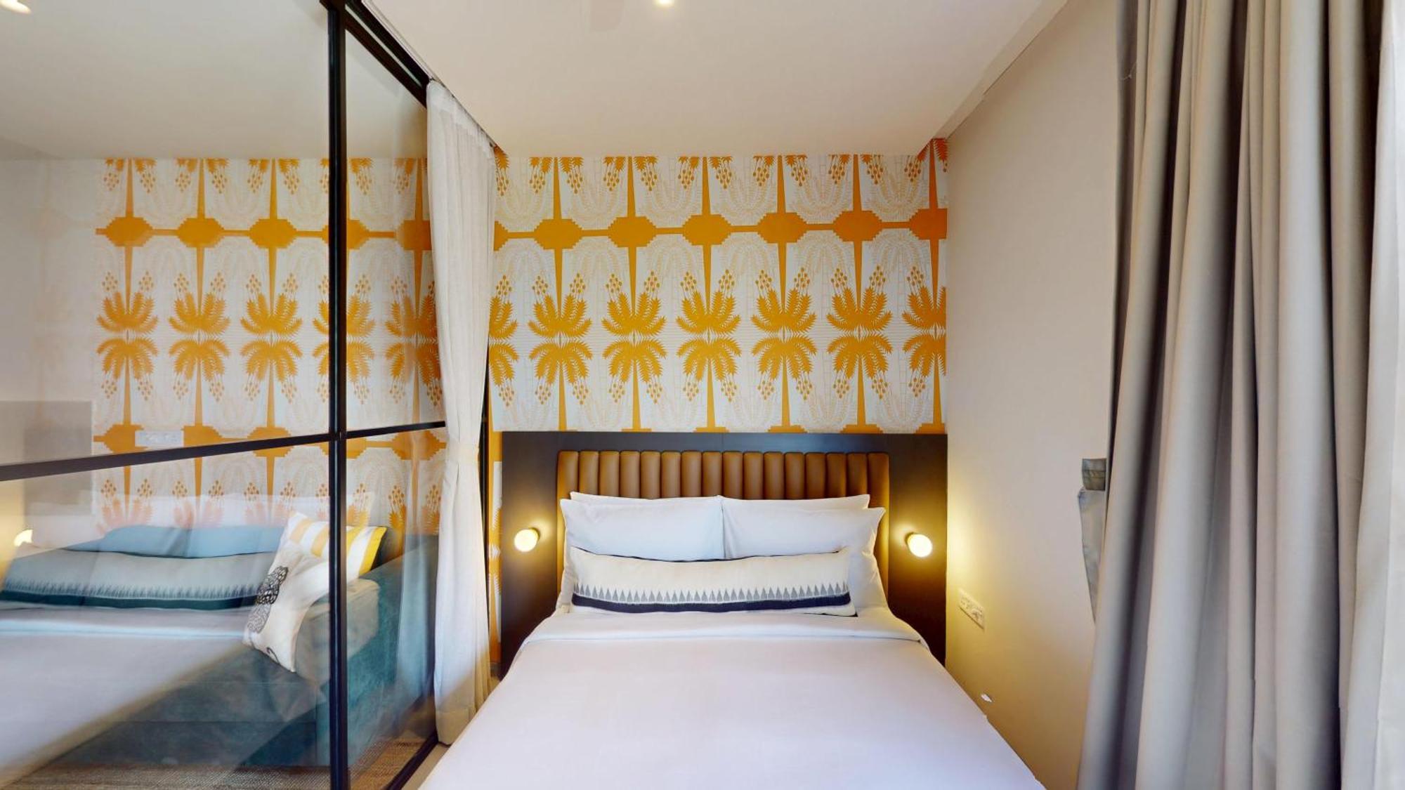 Deluxe One-Bedroom Apartment