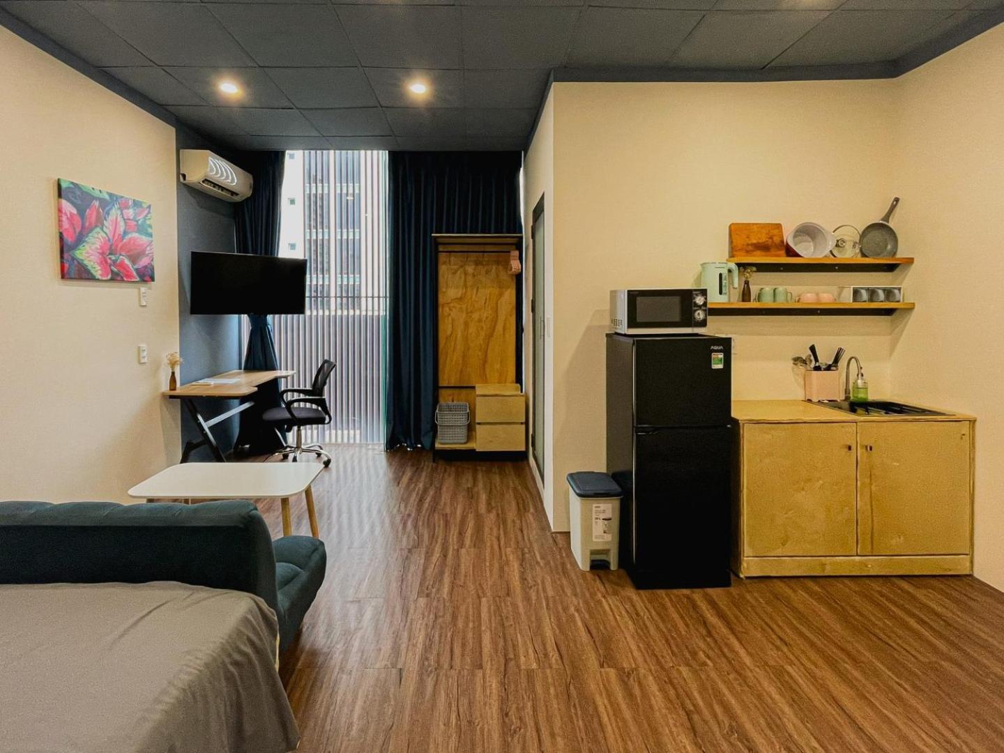 Deluxe Queen Studio