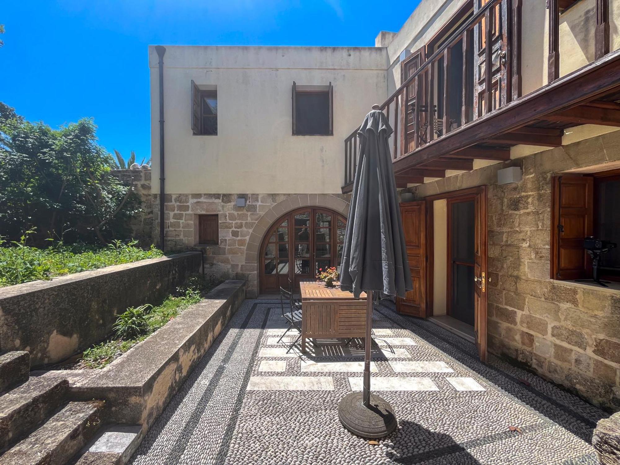 Deluxe Double Room | Avalon Residence