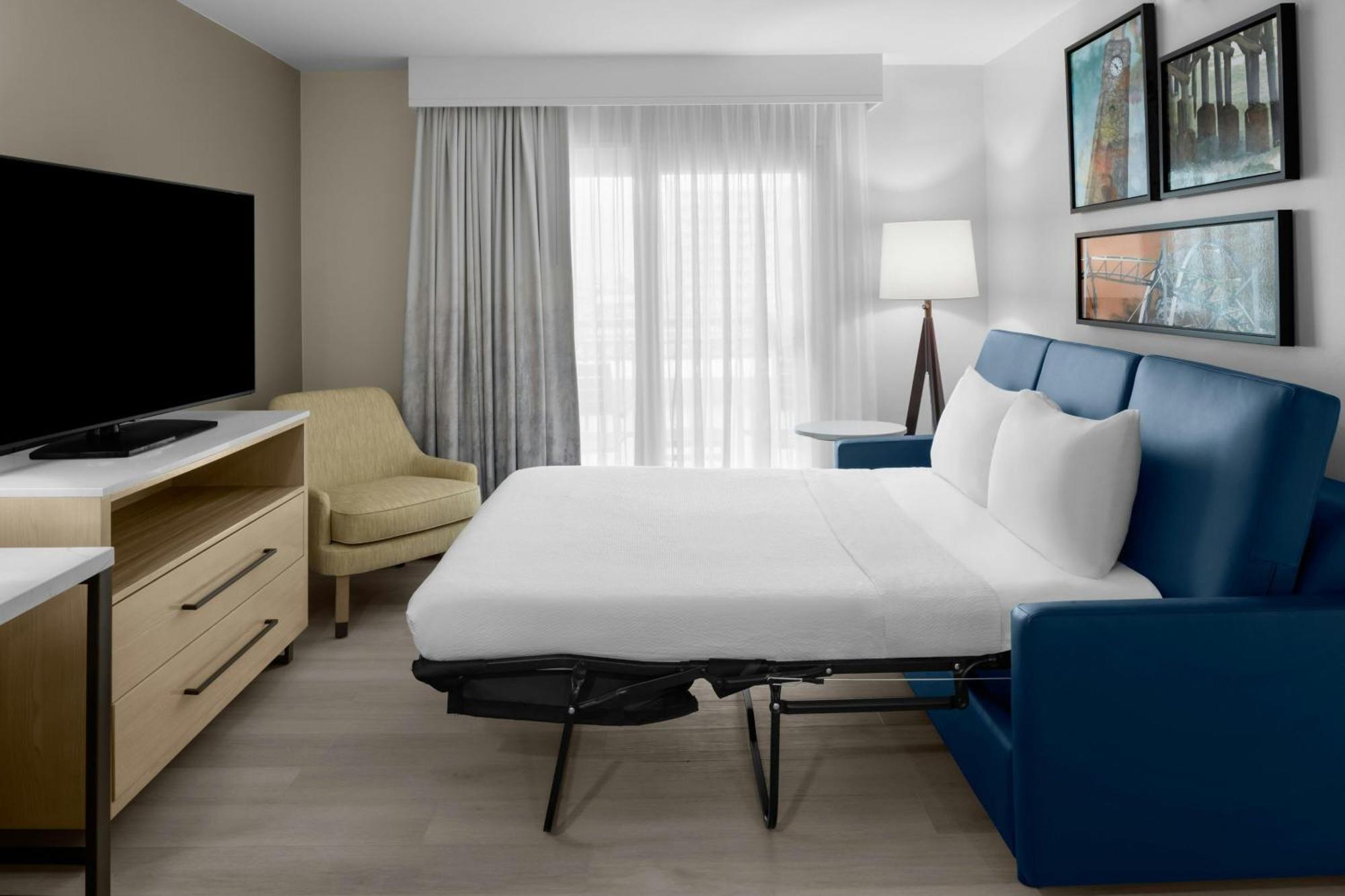 King Studio with Sofa Bed
