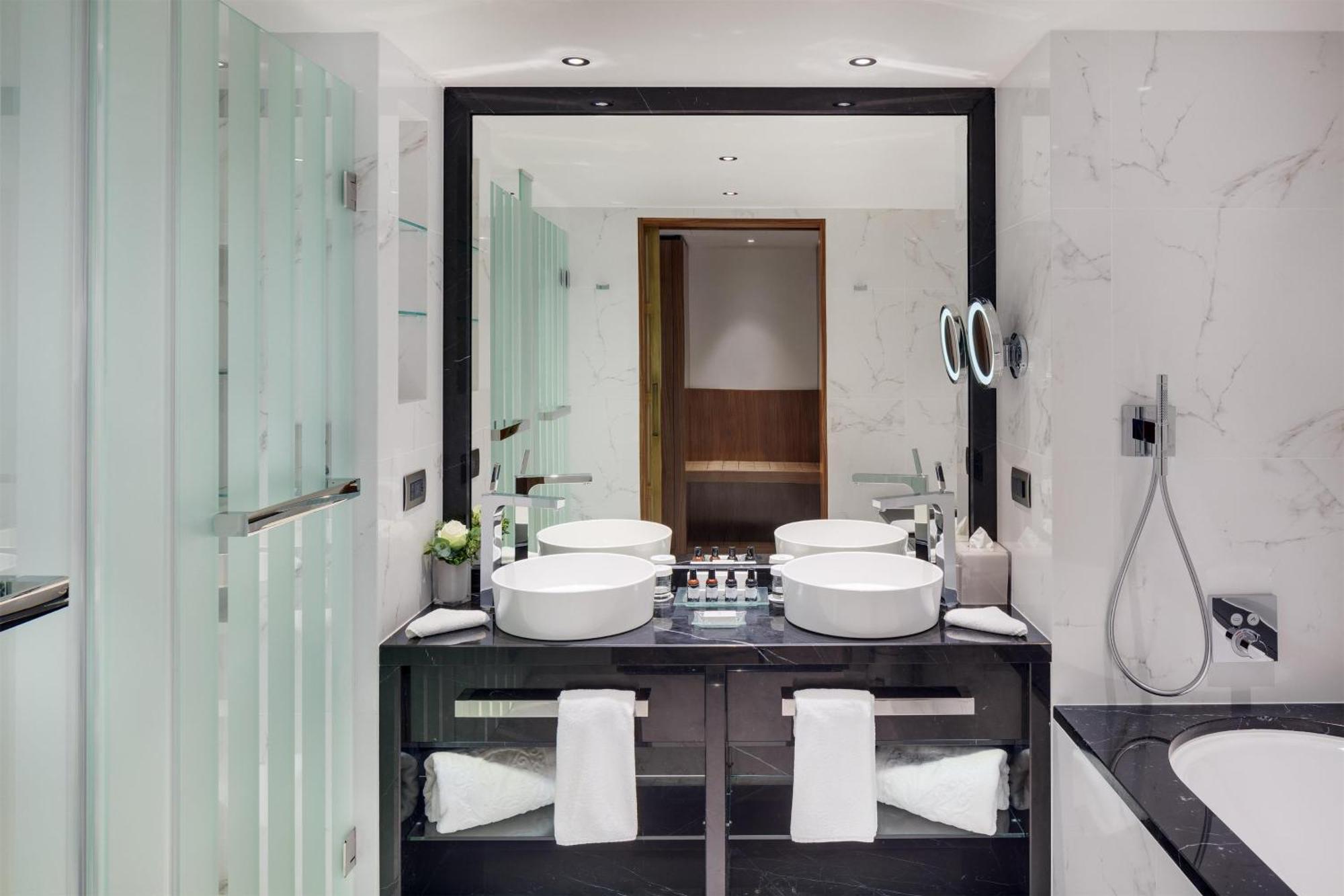 Junior Suite,1669008939:JPEG