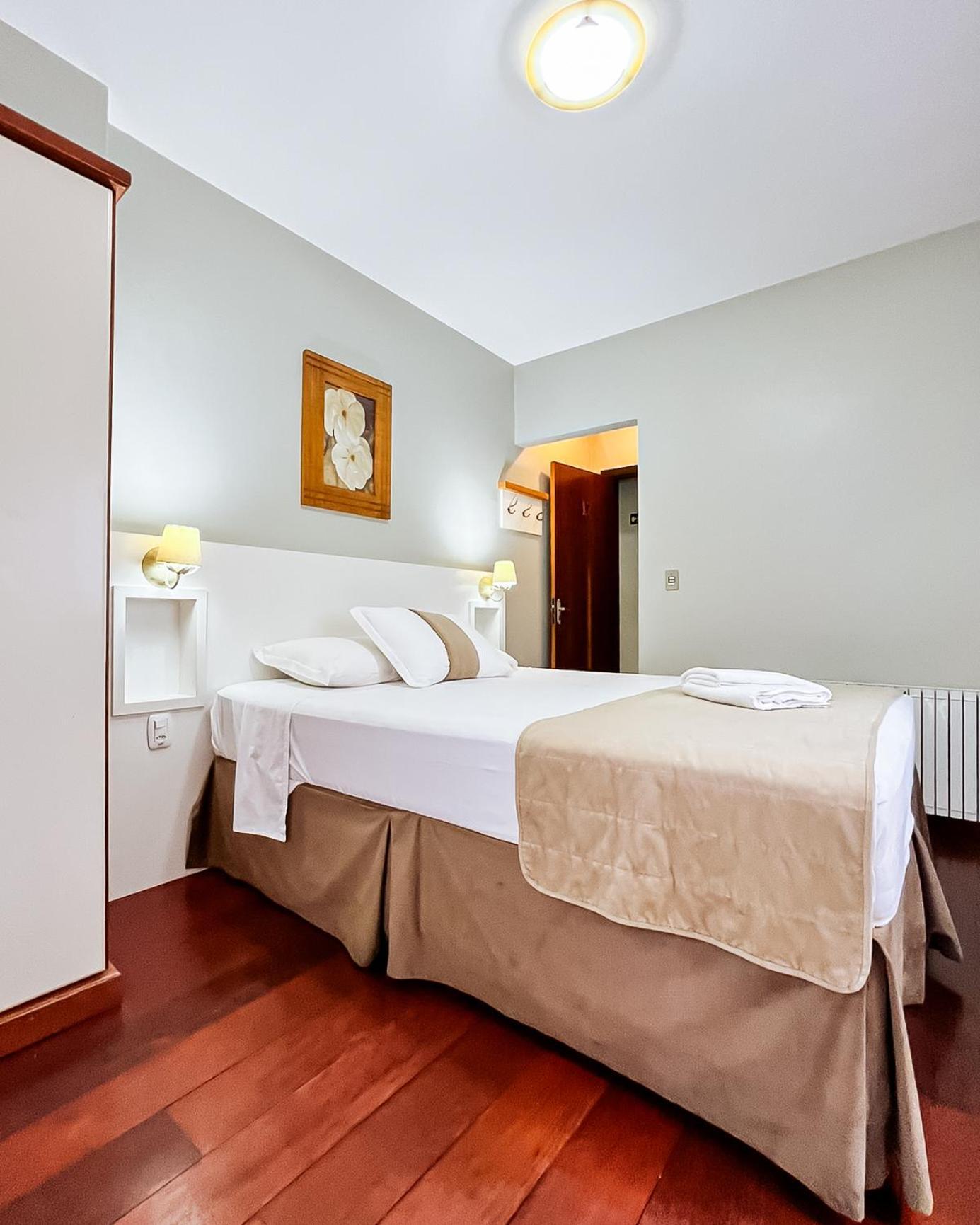 Quarto Duplo