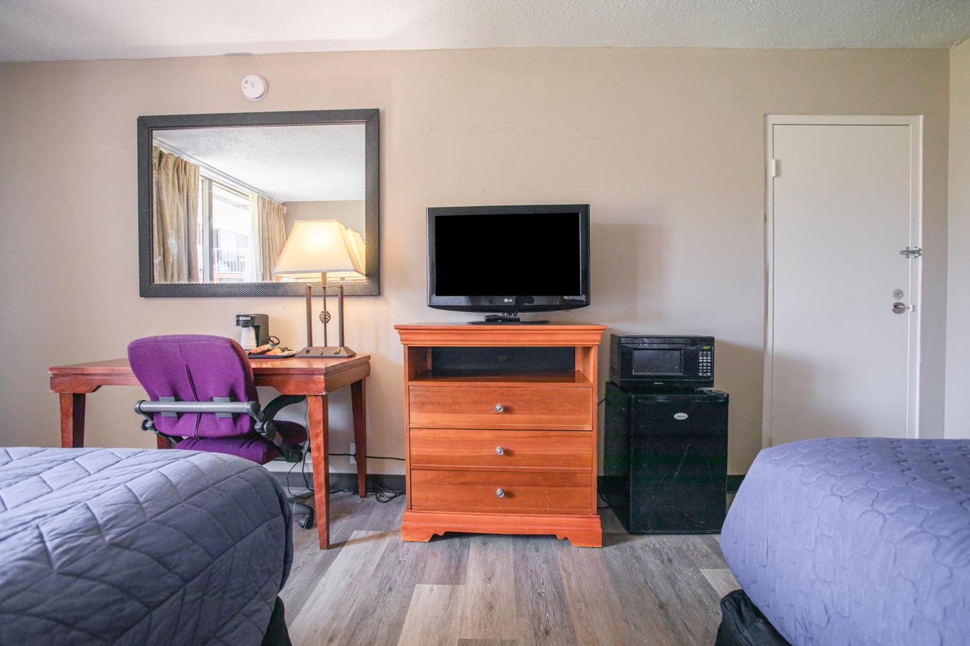 2 Full Beds Accessible Non Smoking