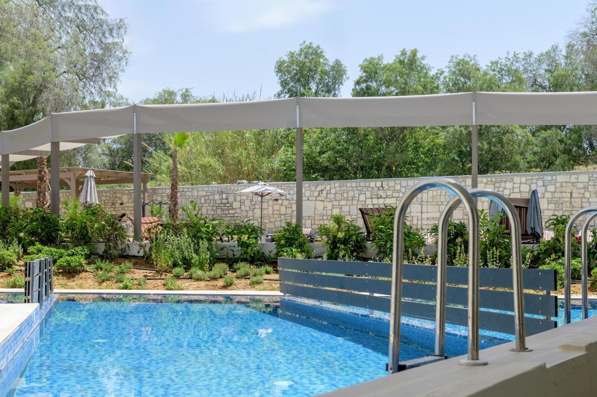 Superior Family Room 2-Bed Private Pool