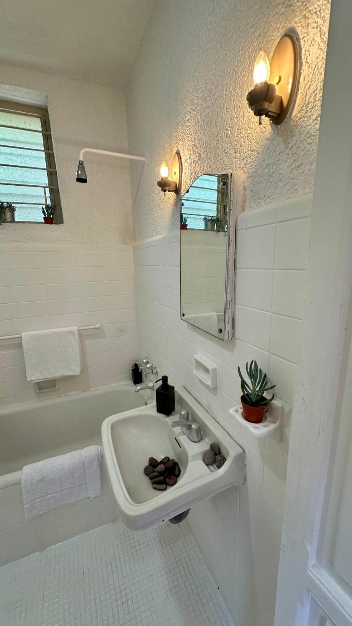 Habitación Doble con baño privado - 2 camas