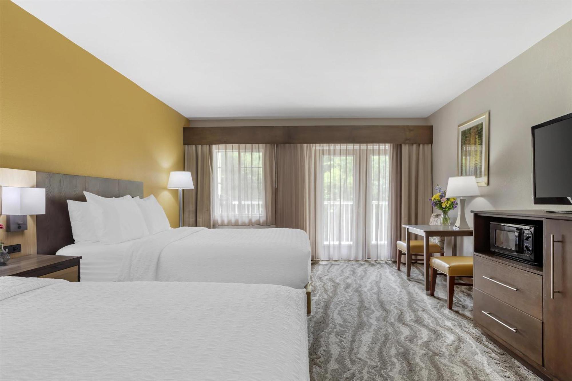 Queen Suite Two Queen Beds Non-Smoking