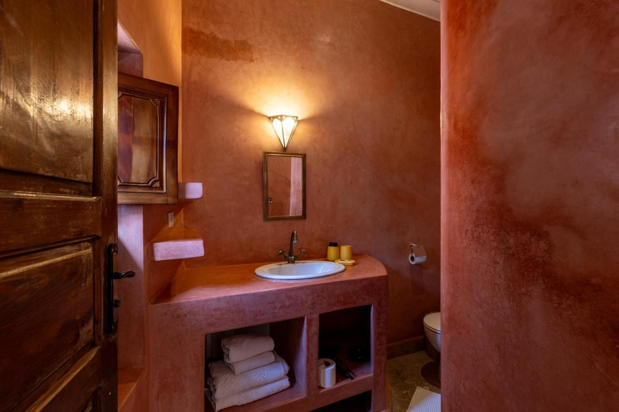 Double Room,1669845106:JPEG