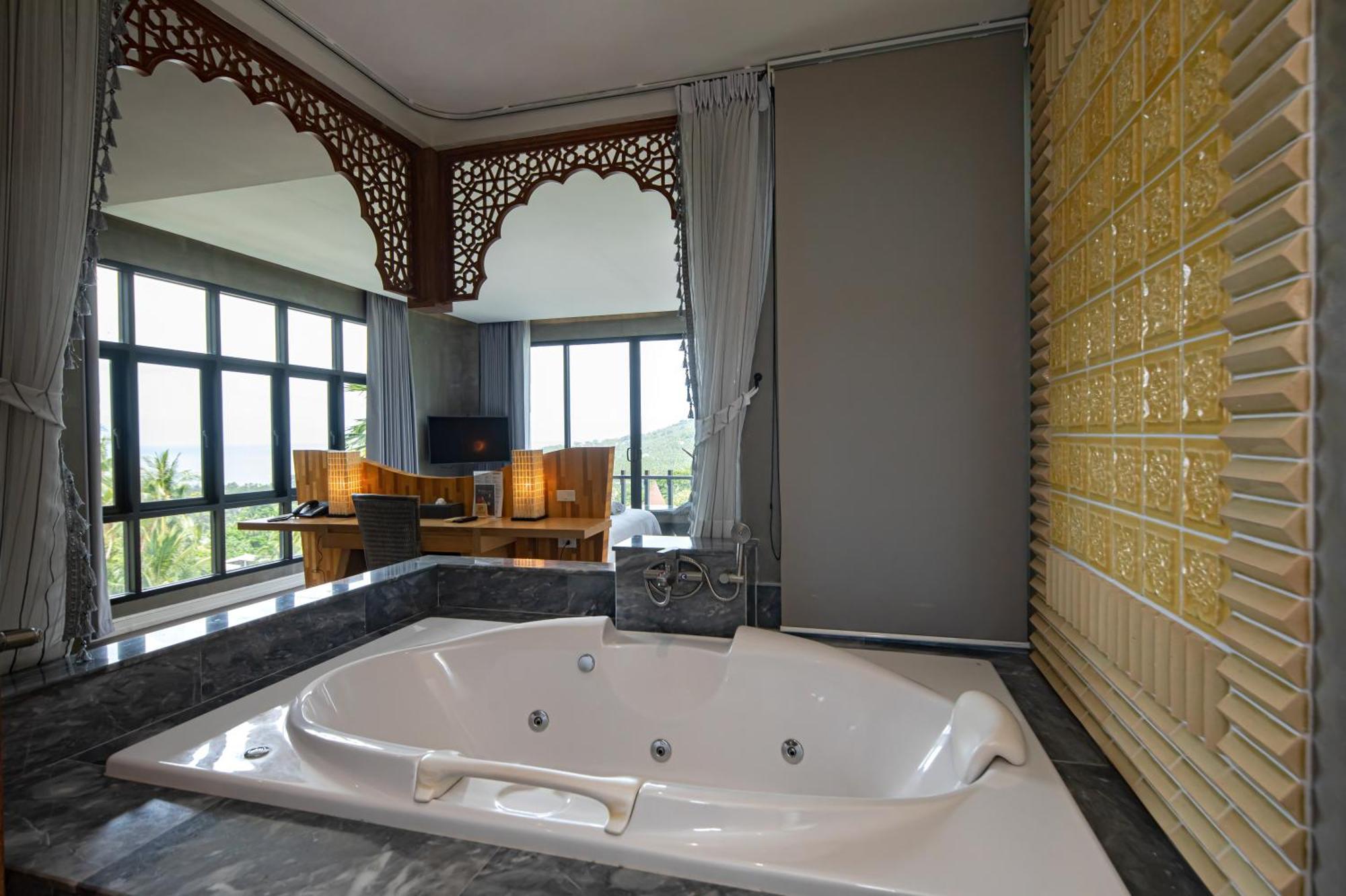Suite Lune de Miel avec Baignoire