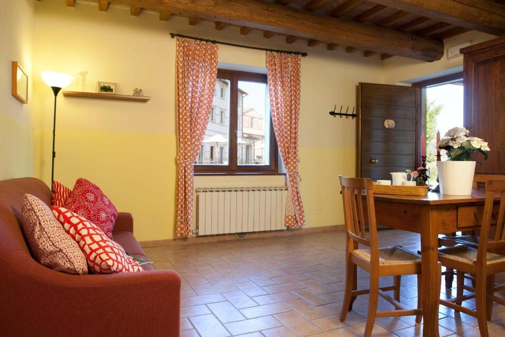 One-Bedroom Apartment with Patio (4 Adults)