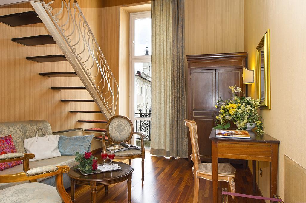 Double Room (1 Adult)