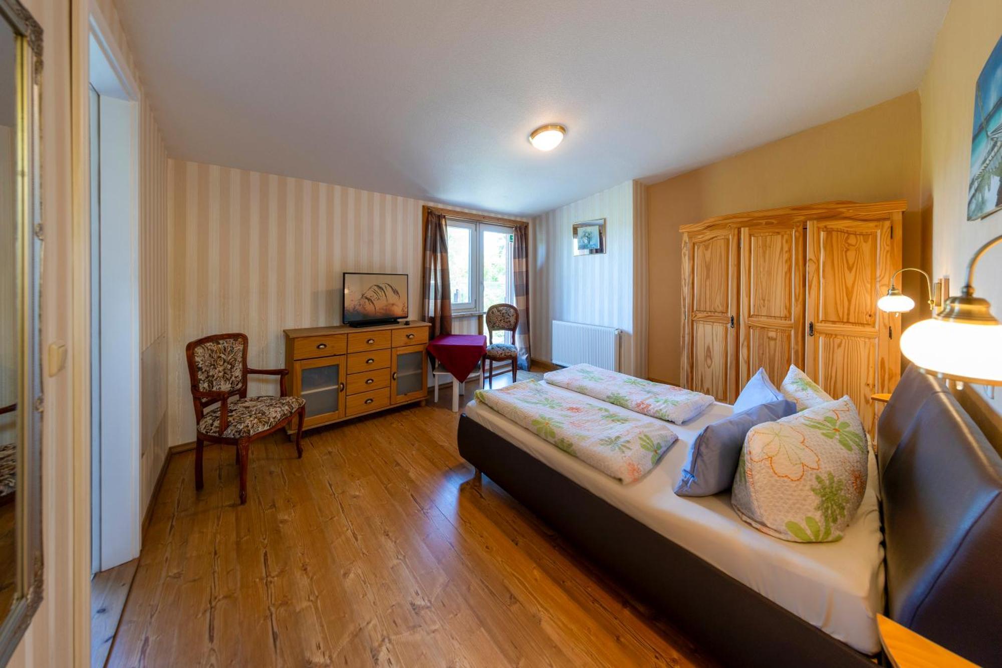 Doppelzimmer mit Balkon