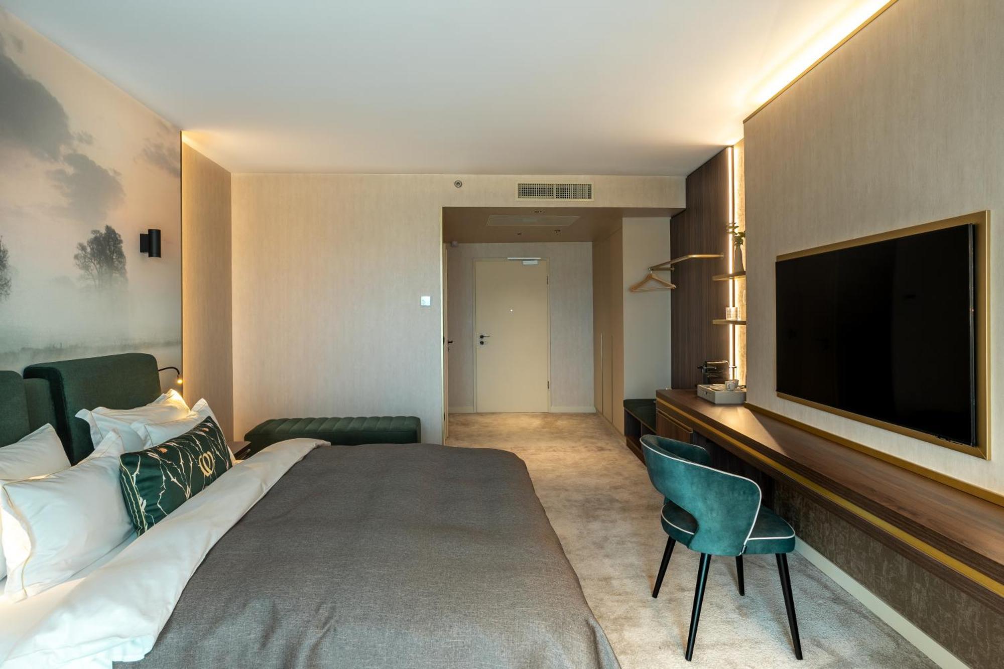 Premium Connecting Room