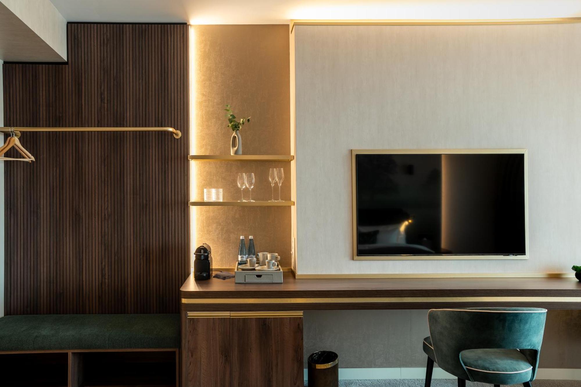 Premium Nature Room