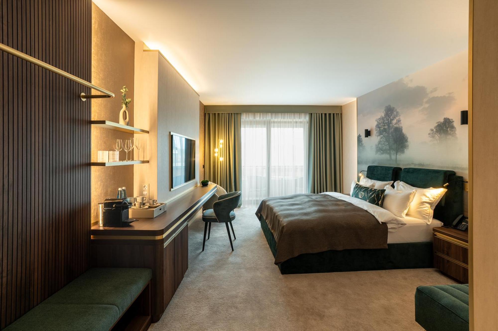 Premium Urban Room