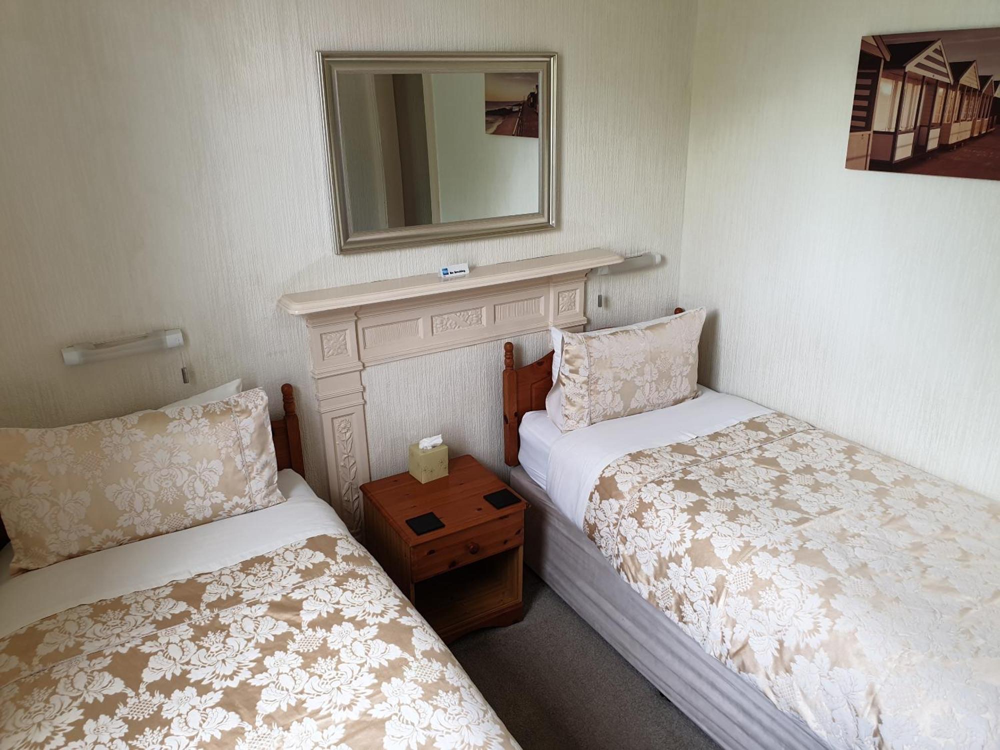 Twin Room En-Suite,1670697222:JPEG
