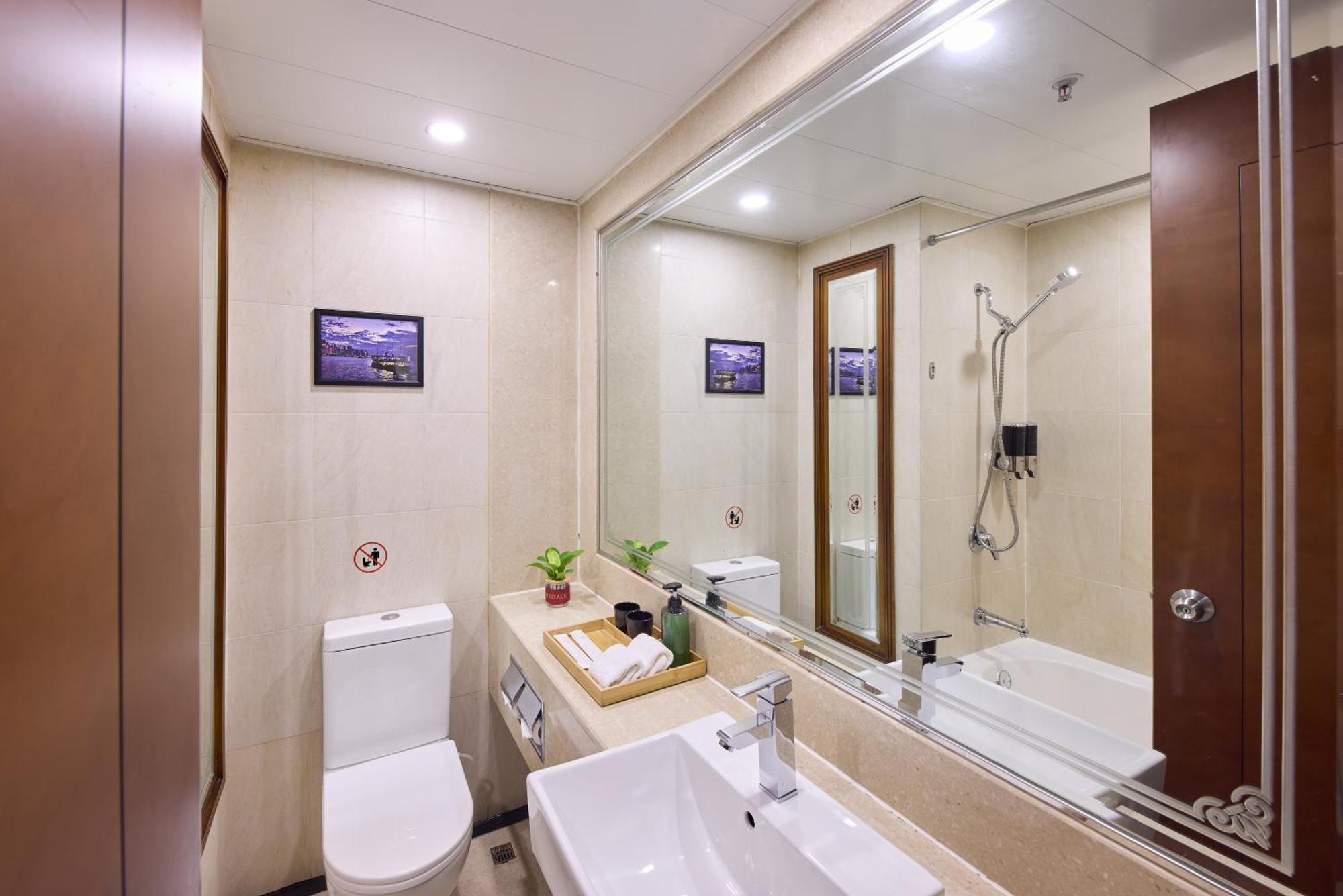 Executive Suite 25 – 32 or F