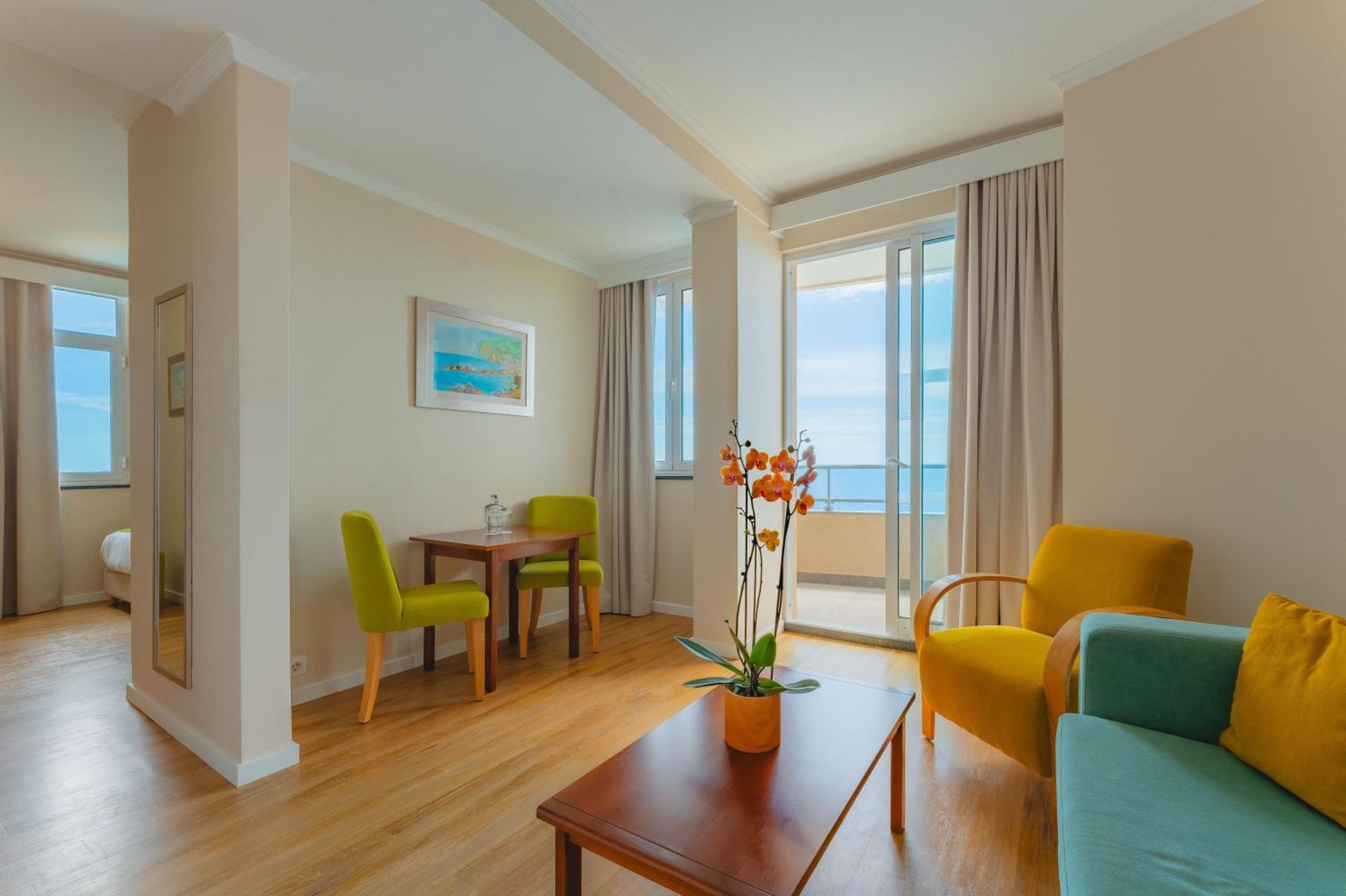 Studio with Sea View,1670698944:JPEG