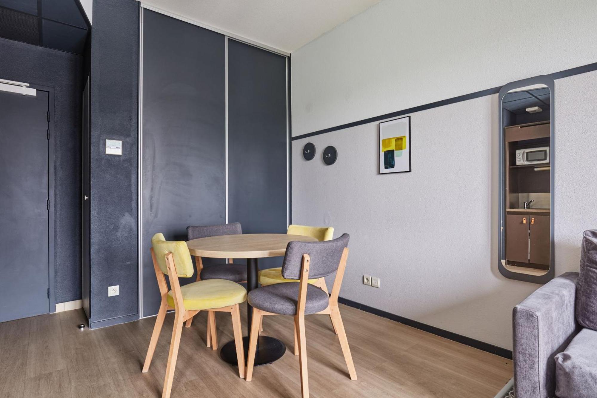 One-Bedroom Apartment (4 Adults)
