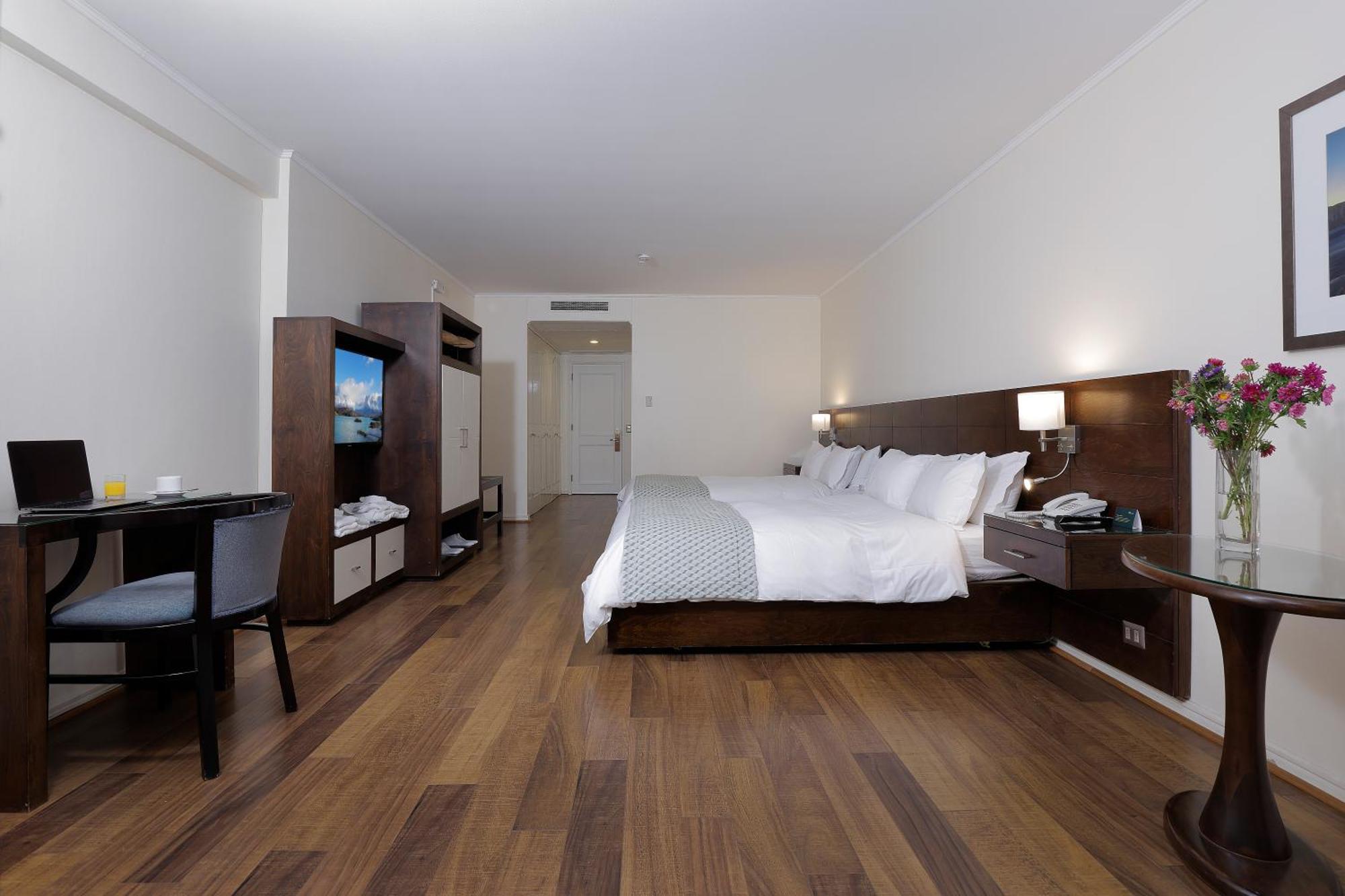 Quarto Duplo Deluxe com 2 Camas de Casal