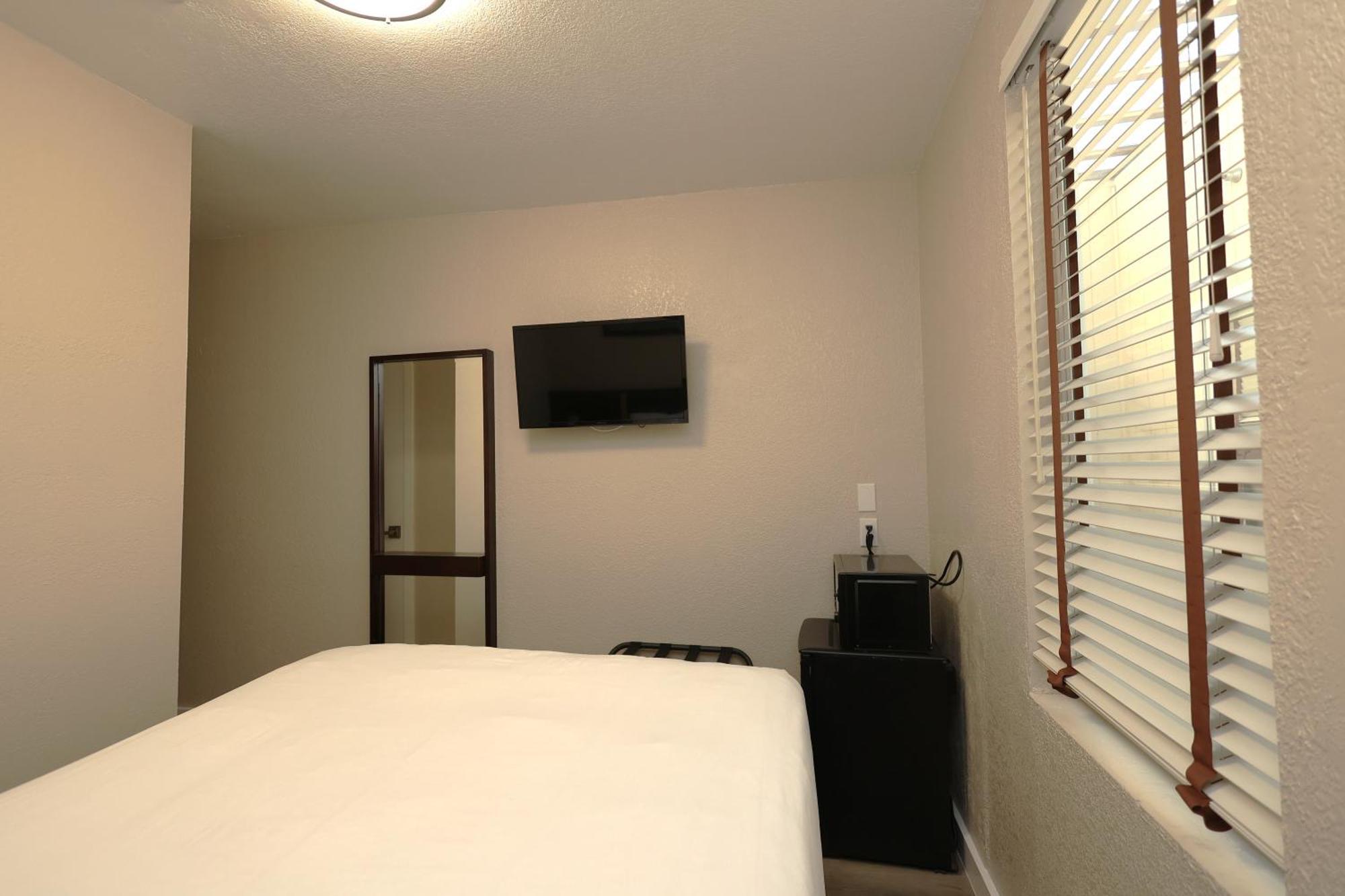 Queen Room Interior