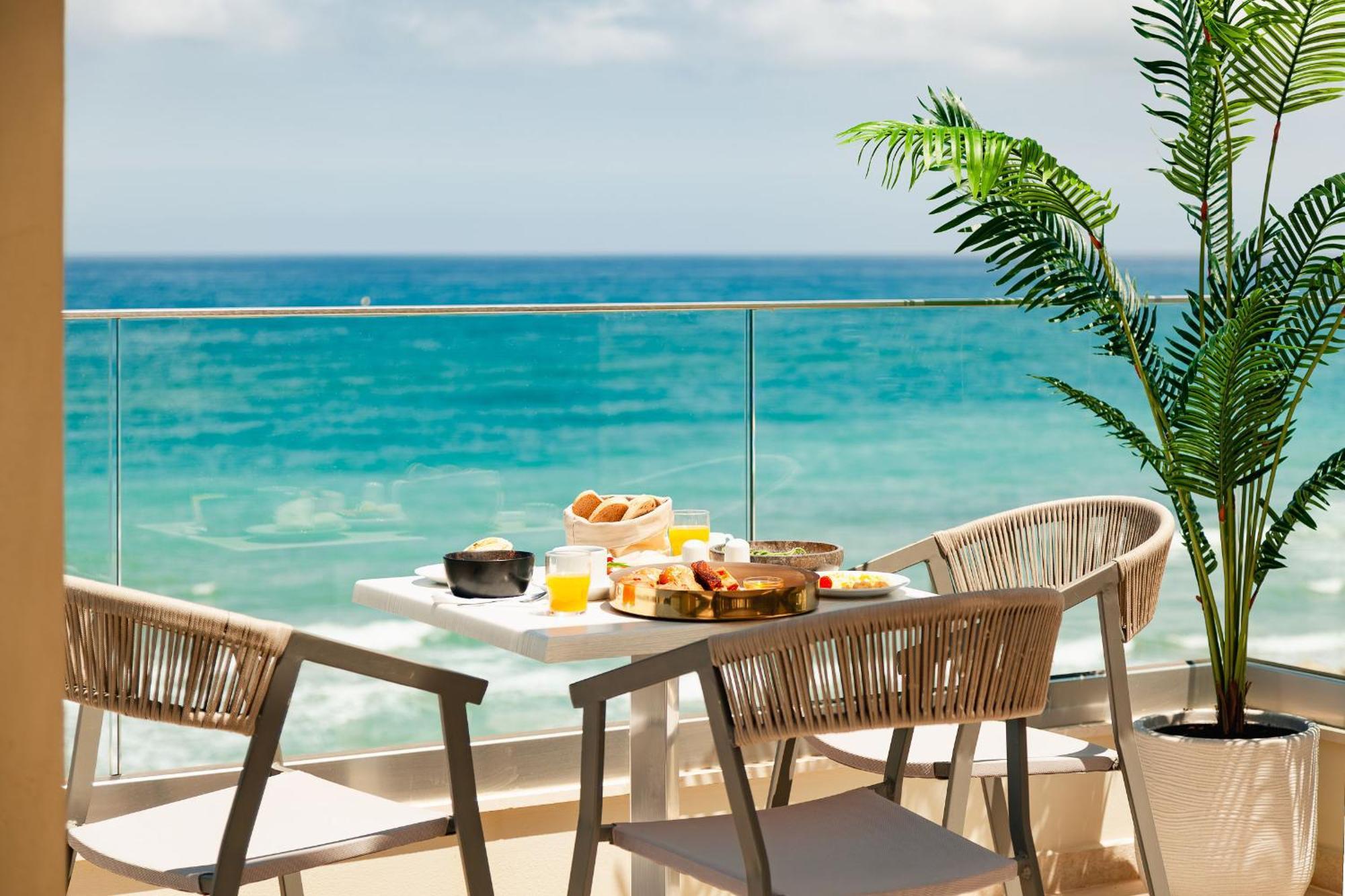 Aura Room Sea View