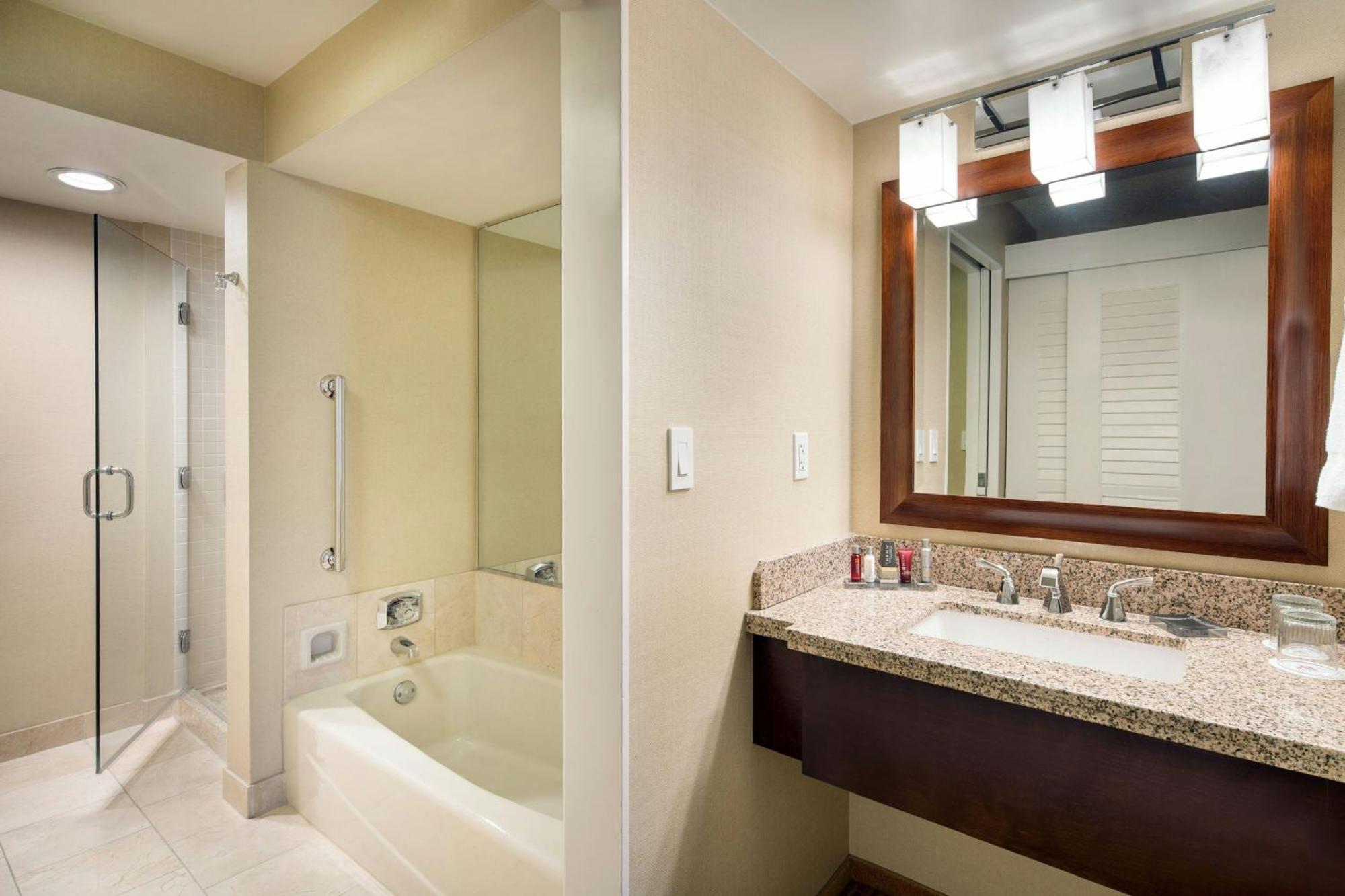 Suite 1 Chambre avec 2 Lits Doubles, Canapé-Lit et Balcon