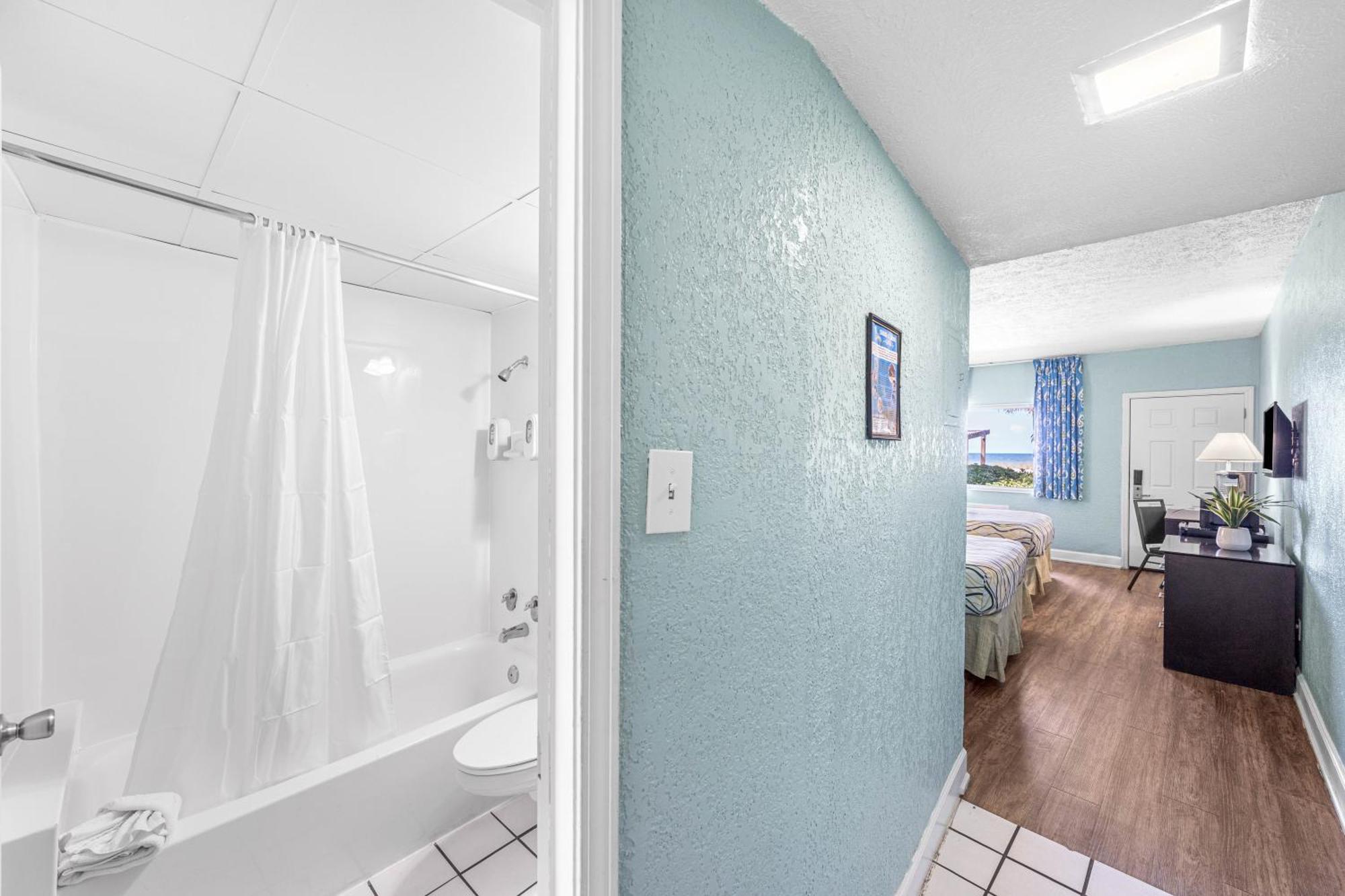 Standard Double Room with Bunk Bed - Gulf Side