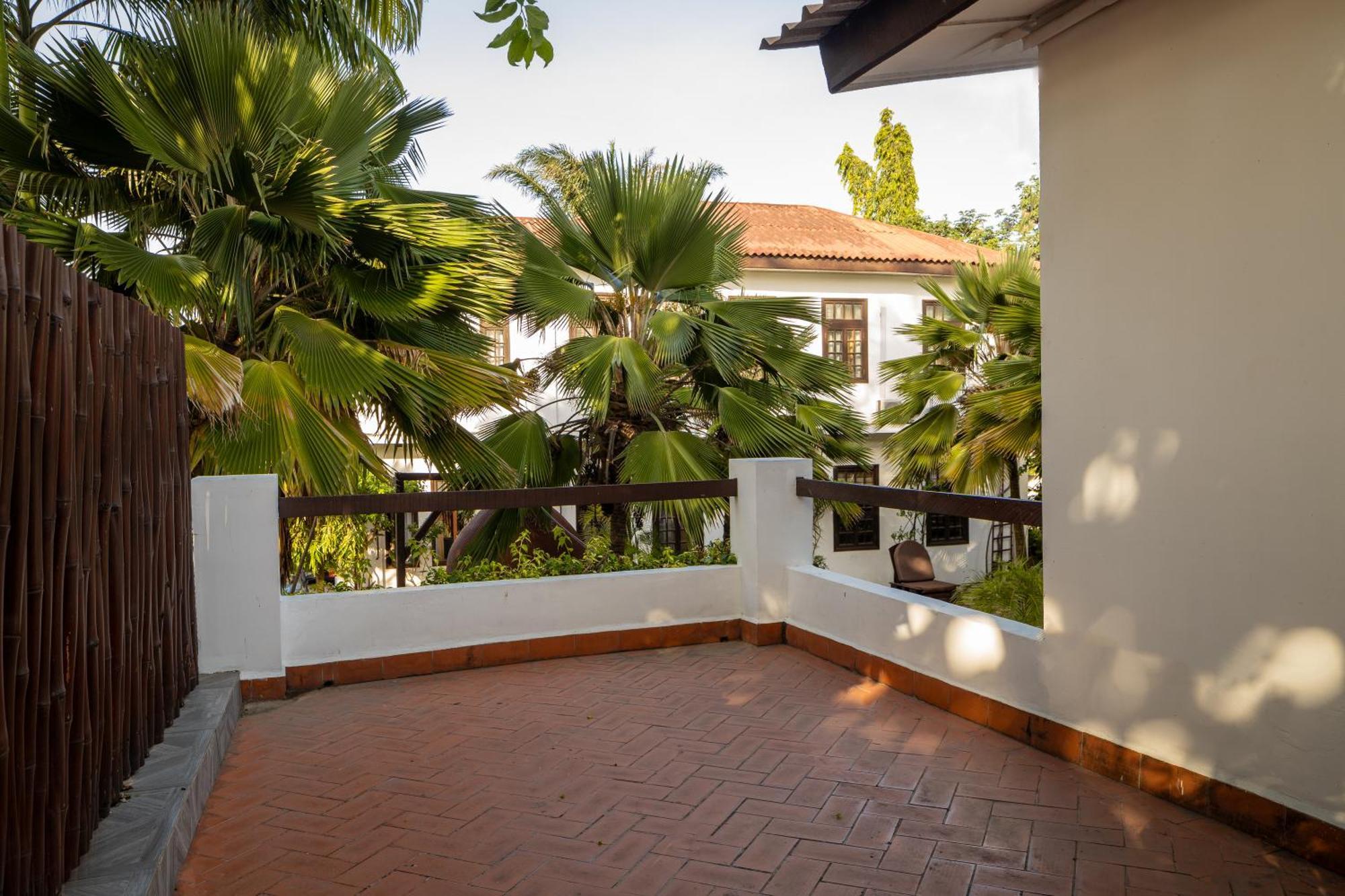 Luxury Two Bedroom Apartment with Balcony