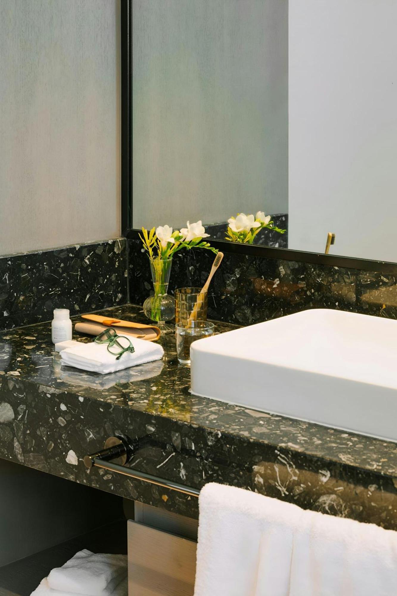 Executive Suite 1 BDR