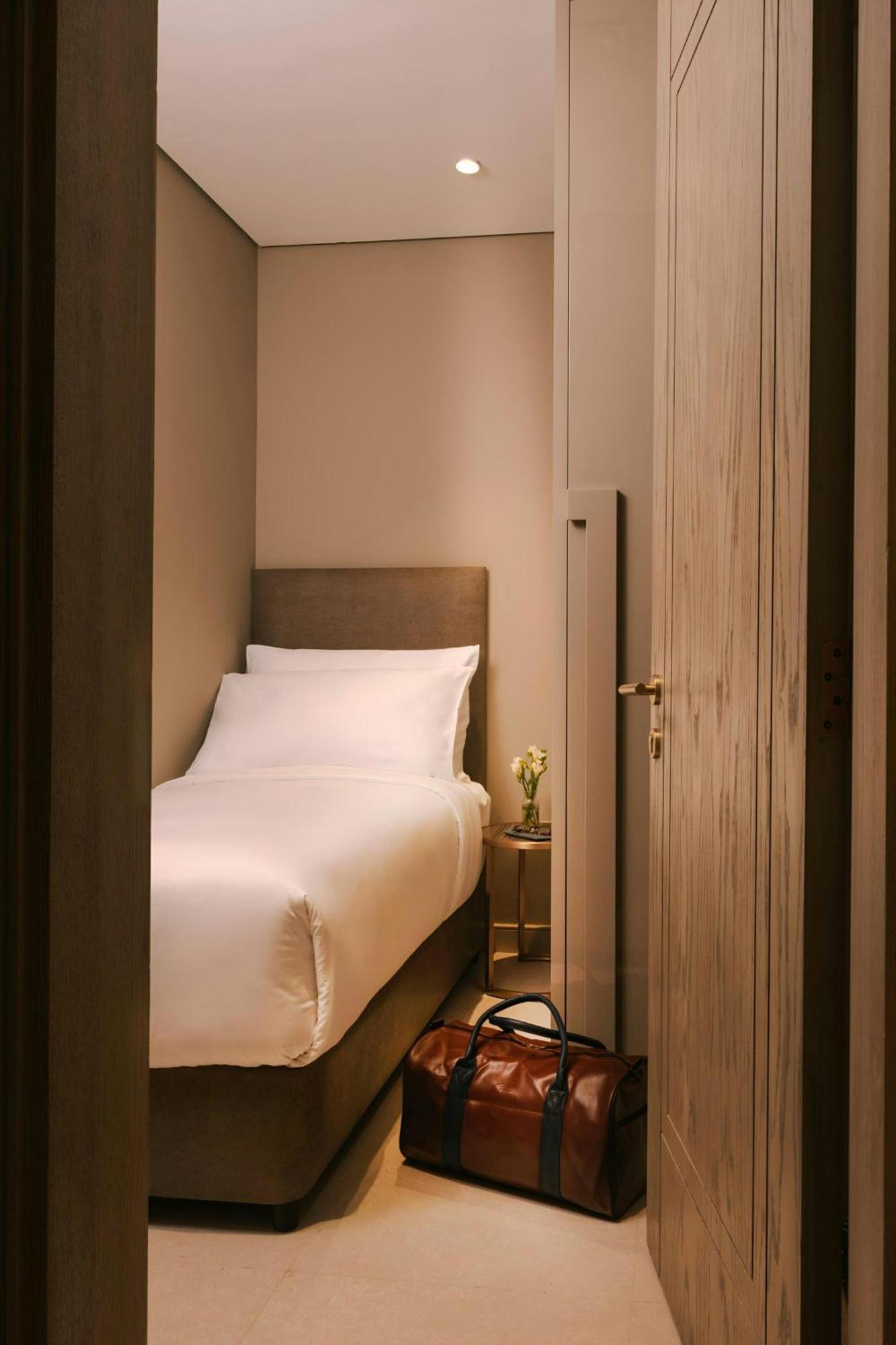 Executive Suite 2 BDR