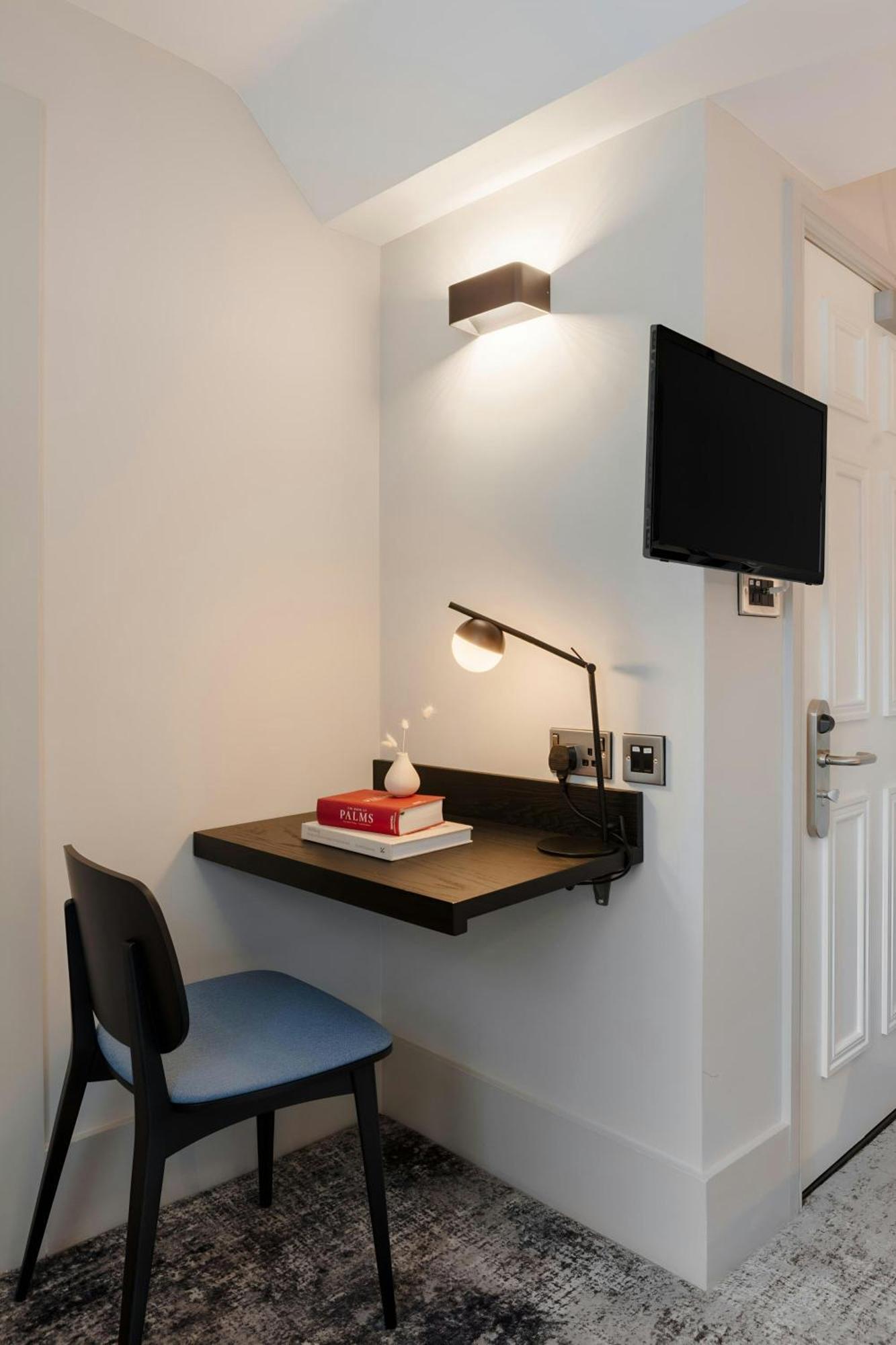 Single Room,1670921491:JPEG