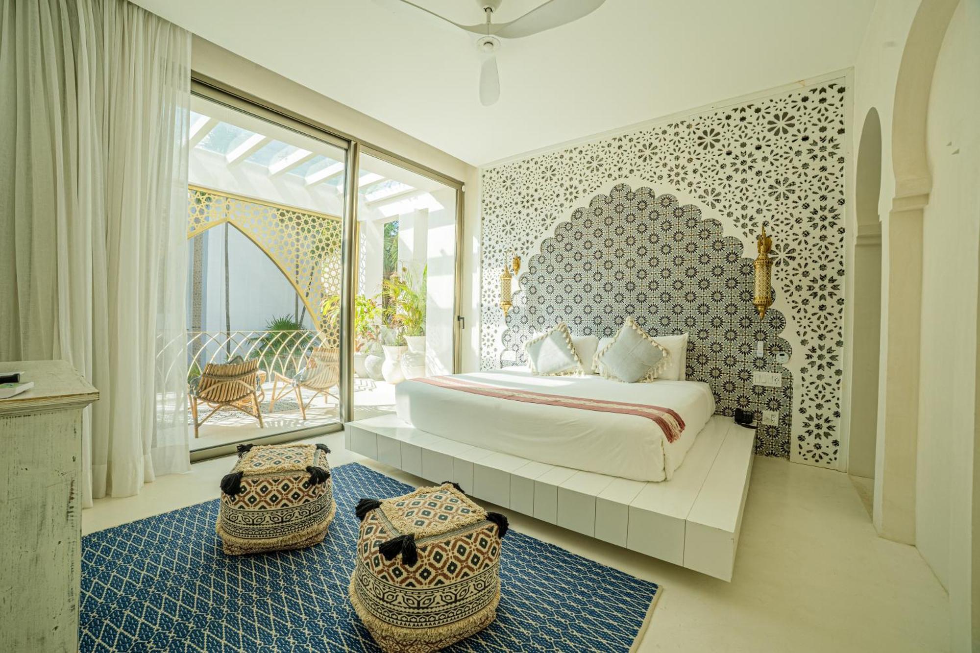 The Rooftop Pool Master Suite