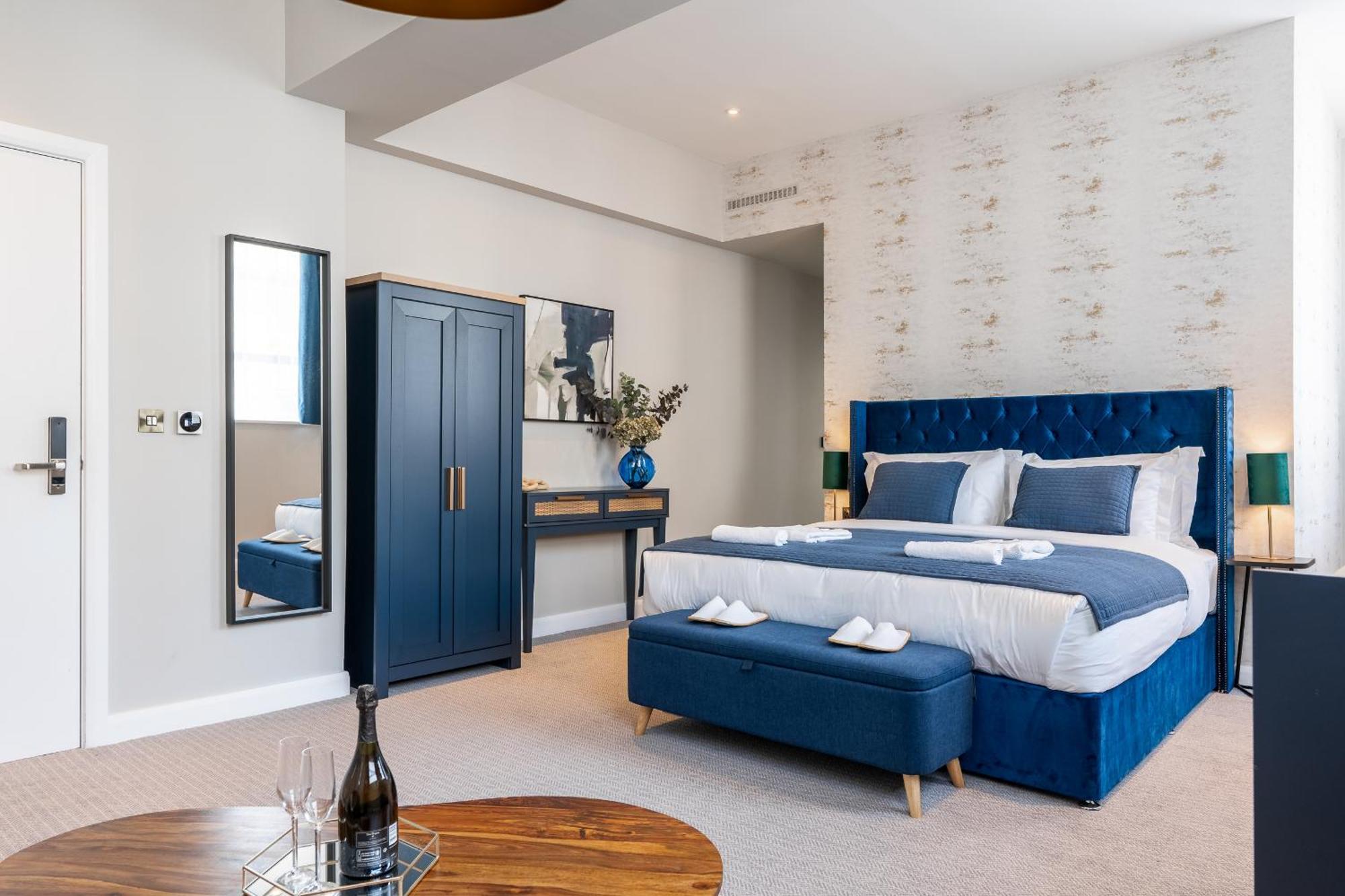 Superior King Suite