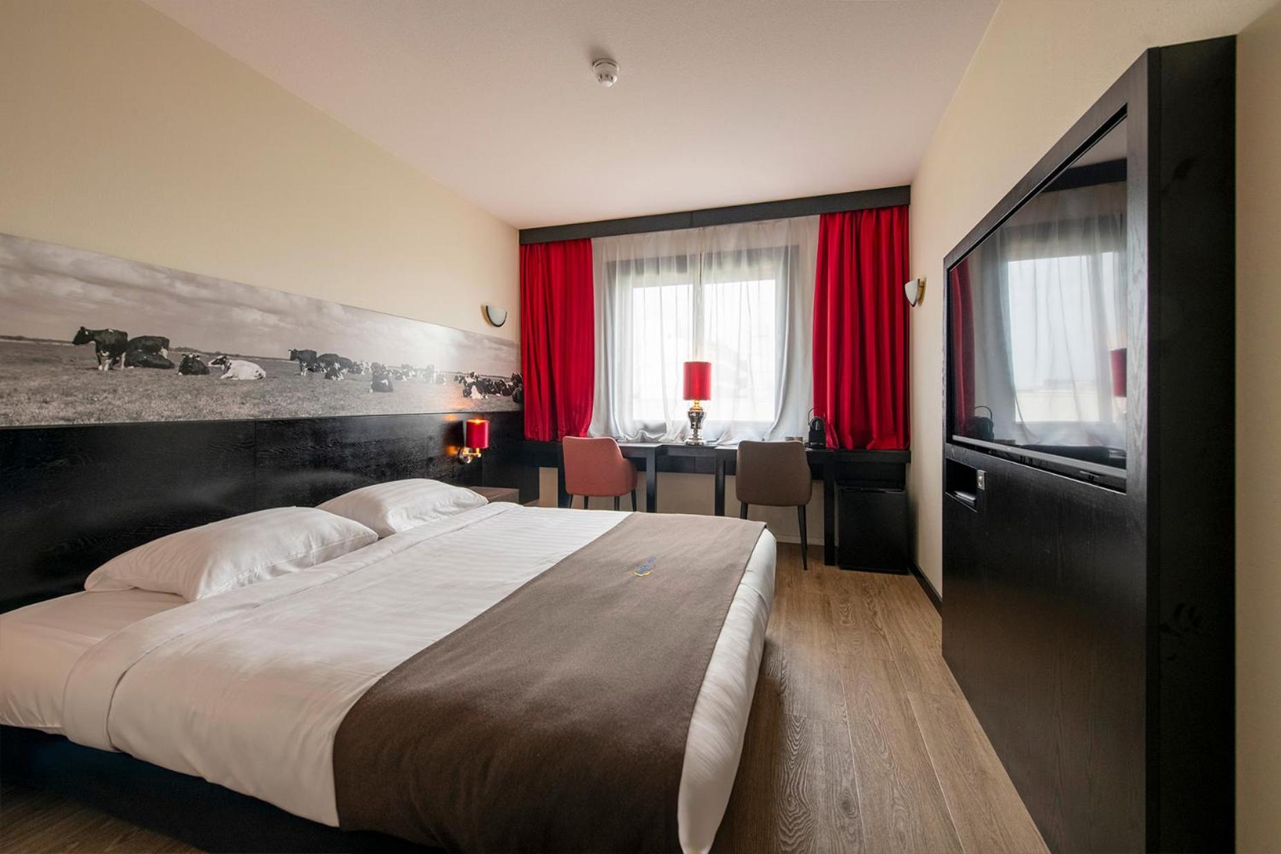 Deluxe King Room