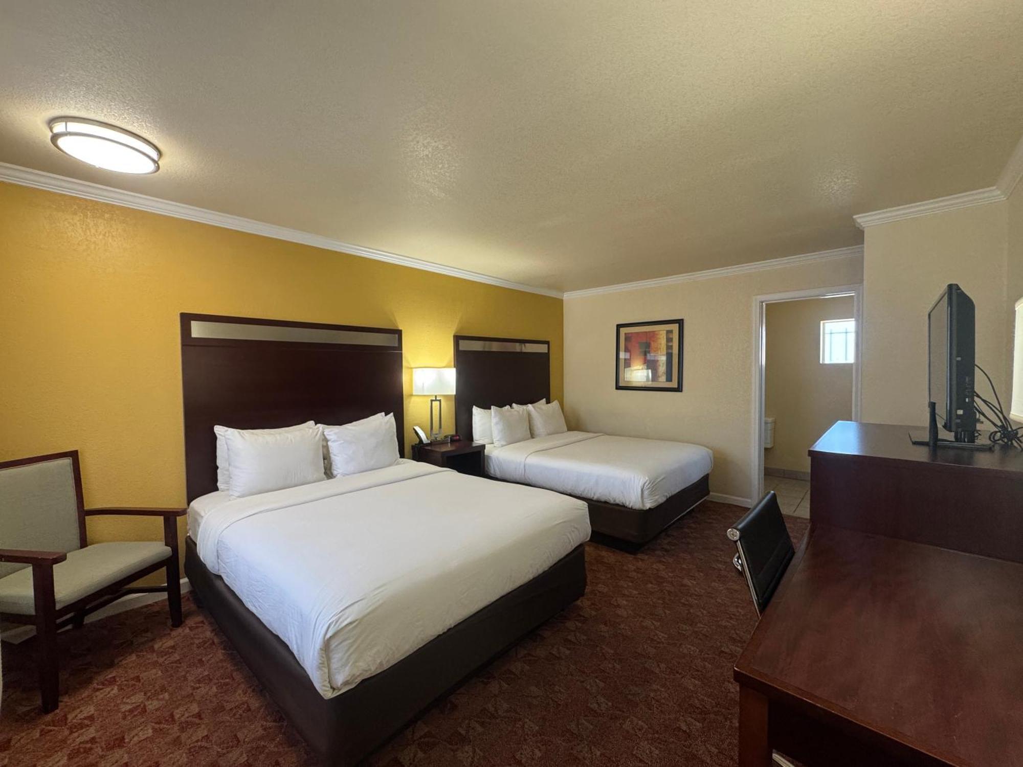 Double Room with Two Double Beds - Non-Smoking