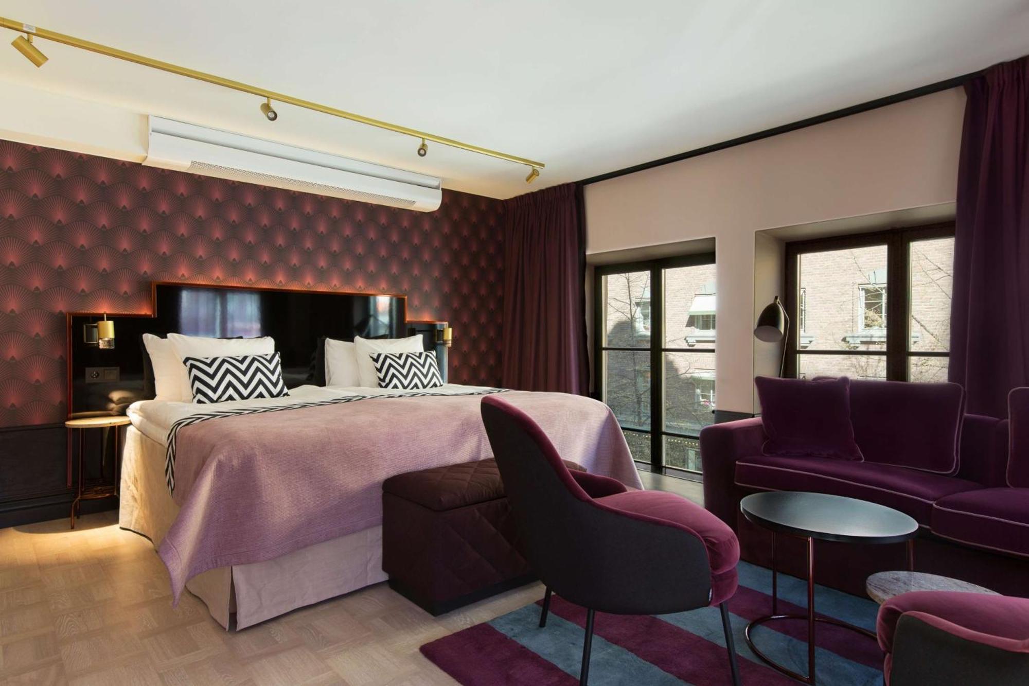 Junior Suite with City View,1671894691:JPEG