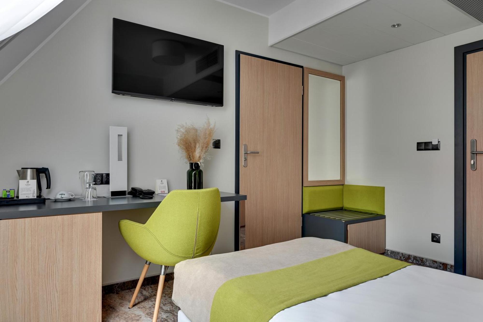 Single Room,1671895520:JPEG